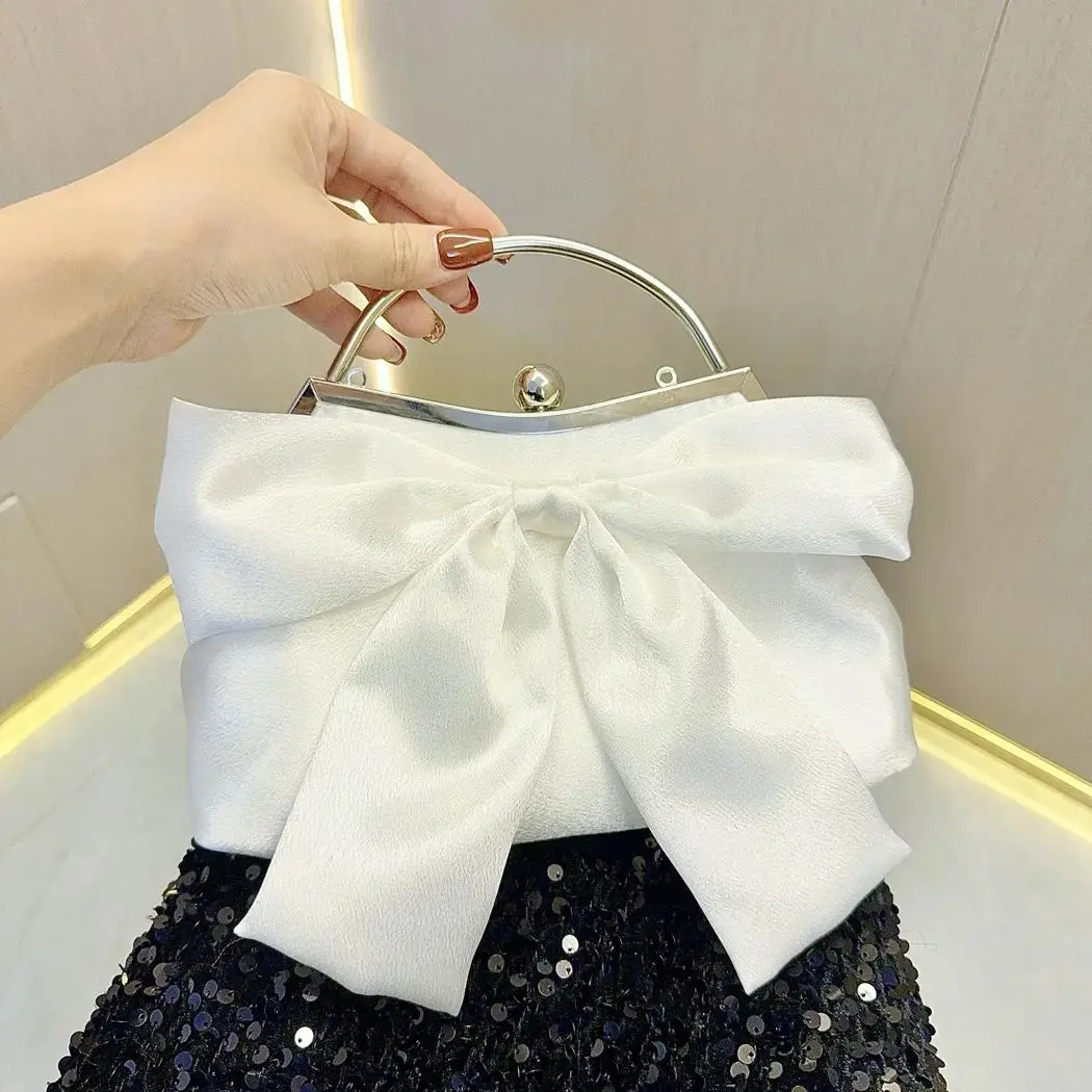 Белая свадебная сумка для женщин, элегантная вечерняя сумочка, роскошная вечерняя сумка, клатч для торжественных мероприятий с цепочкой-ремешком для банкетов
Белая свадебная сумка для женщин, элегантная вечерняя сумочка, роскошная вечерняя сумка, клатч для торжественных мероприятий с цепочкой-ремешком для банкетов