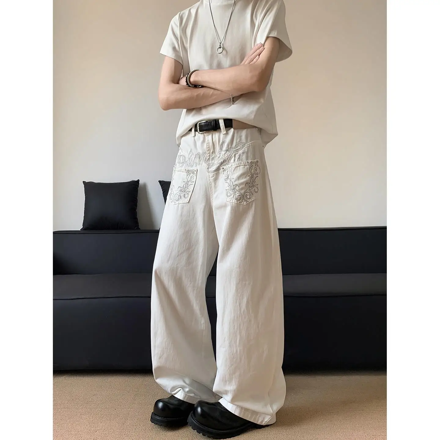 American Design Sense White Jeans Men's High Street Embroidery Deconstruction Misplaced Pocket Flared Floor-Length Pants
American Design Sense White Jeans Men's High Street Embroidery Deconstruction Misplaced Pocket Flared Floor-Length Pants