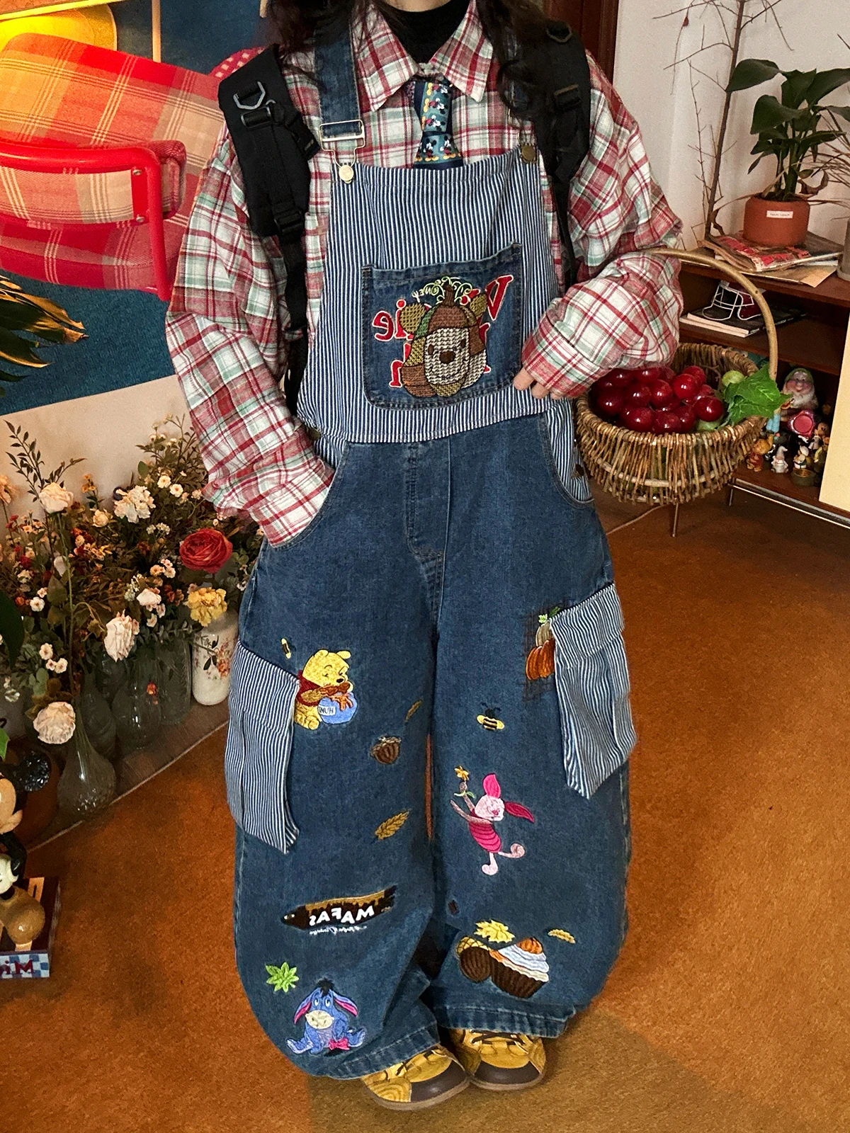 Retro Cartoon Embroidered Denim Overalls Loose Women's Pants Wide Leg Long Trousers Spring New Sle Faionable Ladies Jeans
Retro Cartoon Embroidered Denim Overalls Loose Women's Pants Wide Leg Long Trousers Spring New Sle Faionable Ladies Jeans