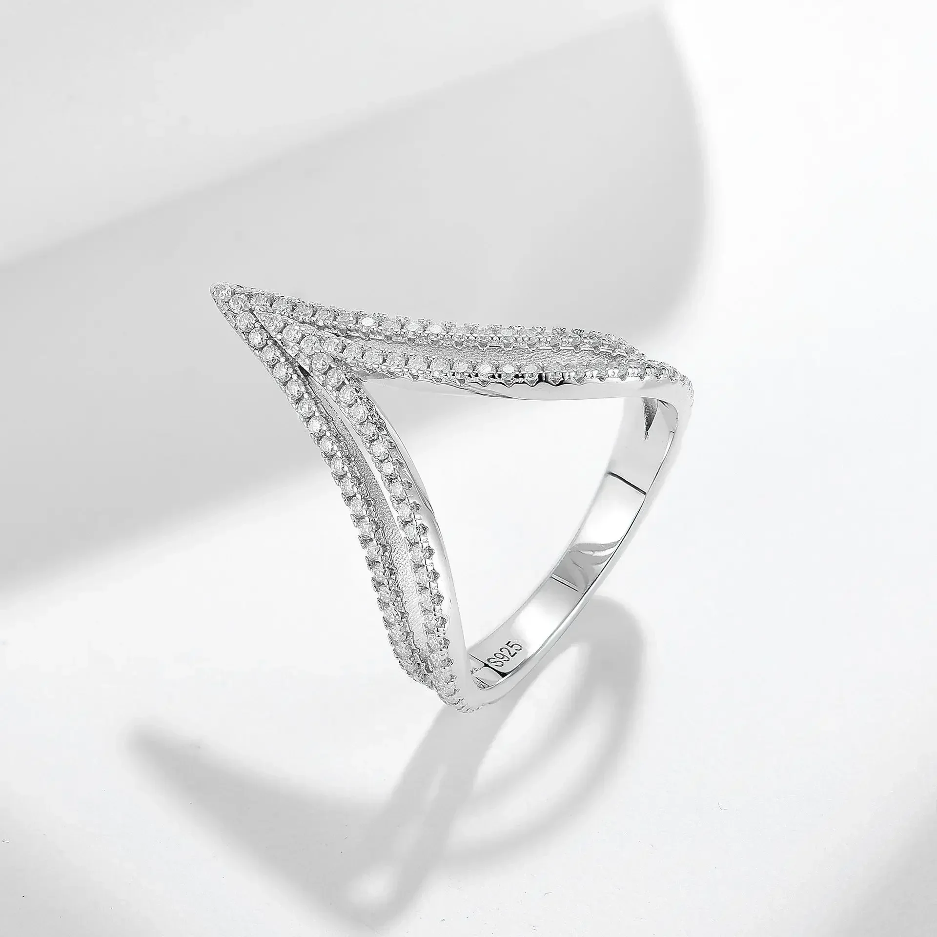 LinkerLove Eternity Moissanite V-Shape Ring for Women 18K Gold Plated S925 Sterling Silver Wedding Band Stackable Diamond Ring
LinkerLove Eternity Moissanite V-Shape Ring for Women 18K Gold Plated S925 Sterling Silver Wedding Band Stackable Diamond Ring