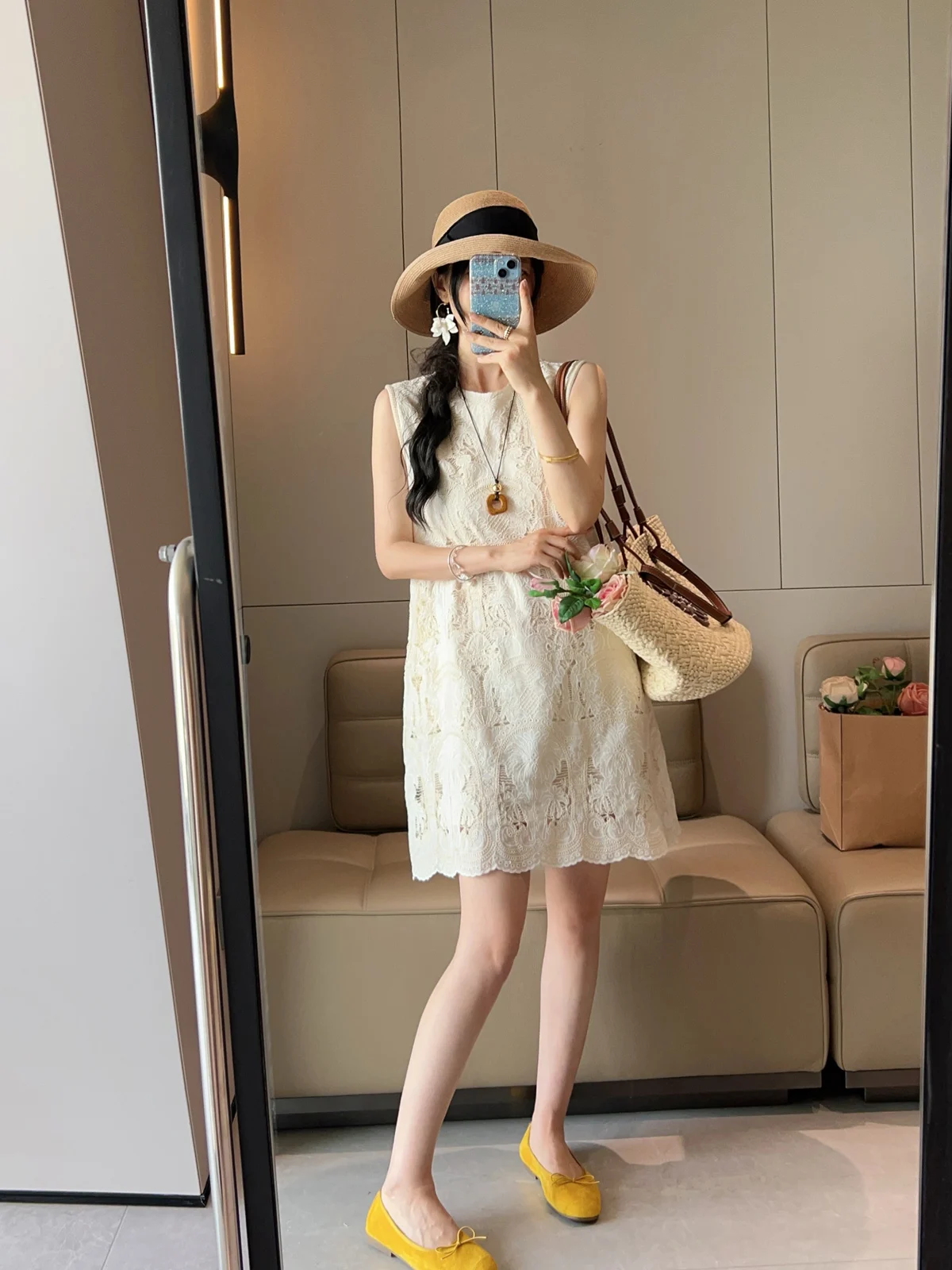 Retro round Neck Sleeveless Hollow Embroidery Dress Women Summer Mid-Length Loose Slim A-Line Short Skirt Korean Style Commute
Retro round Neck Sleeveless Hollow Embroidery Dress Women Summer Mid-Length Loose Slim A-Line Short Skirt Korean Style Commute