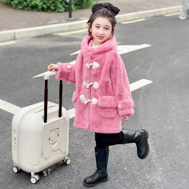 Little Girl Winter New pink Sweet Thick Plush Fur Outerwear Baby Girl Warm Western Sle Jacket Outerwear Tide 2-7Y
Little Girl Winter New pink Sweet Thick Plush Fur Outerwear Baby Girl Warm Western Sle Jacket Outerwear Tide 2-7Y