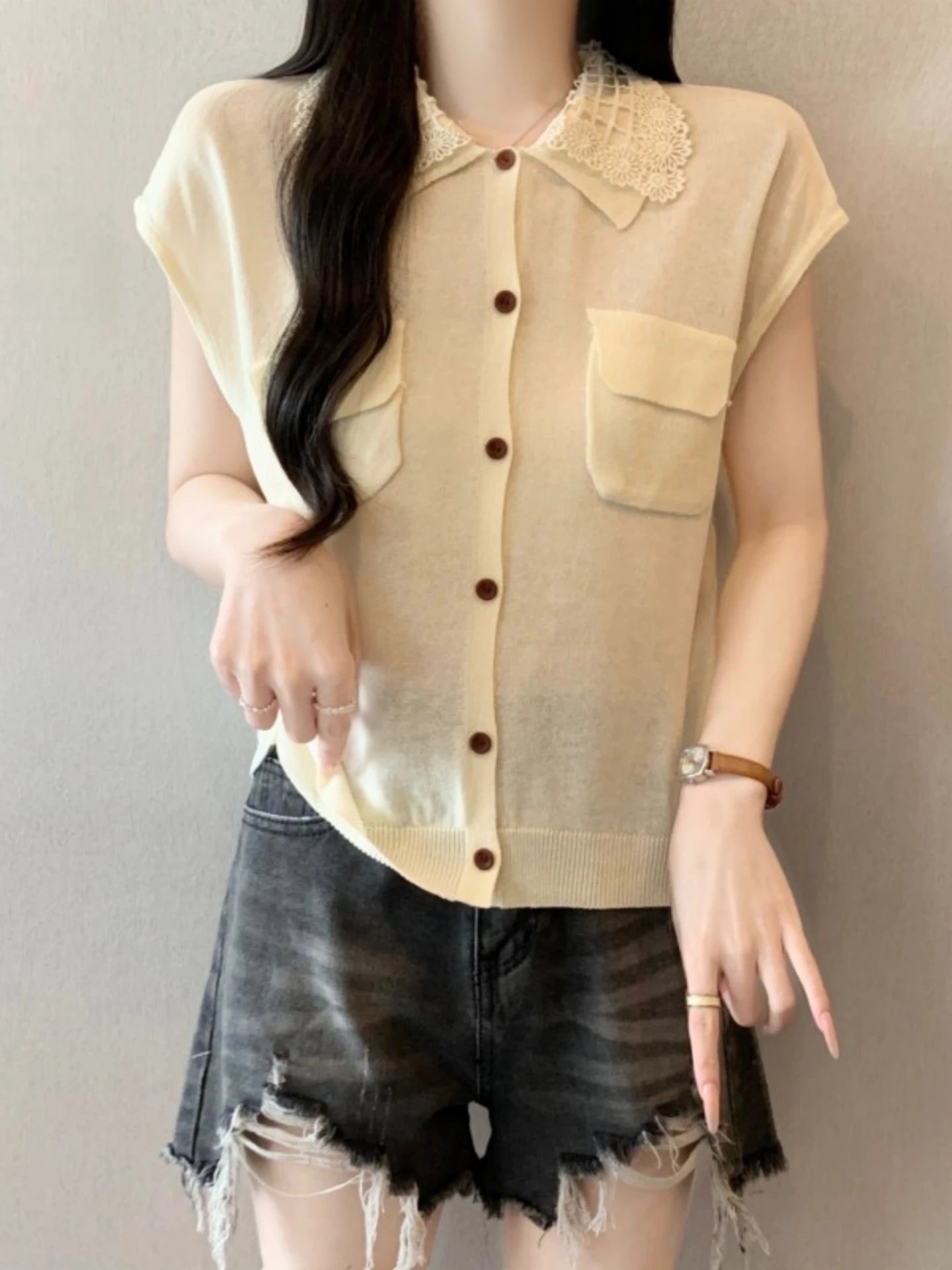 Lace Neck Short Sleeve Ice Silk T-Shirt Women's Thin Summer Large Size Fat MM Slim Double Pocket Top Korean Style Loose Fit
Lace Neck Short Sleeve Ice Silk T-Shirt Women's Thin Summer Large Size Fat MM Slim Double Pocket Top Korean Style Loose Fit