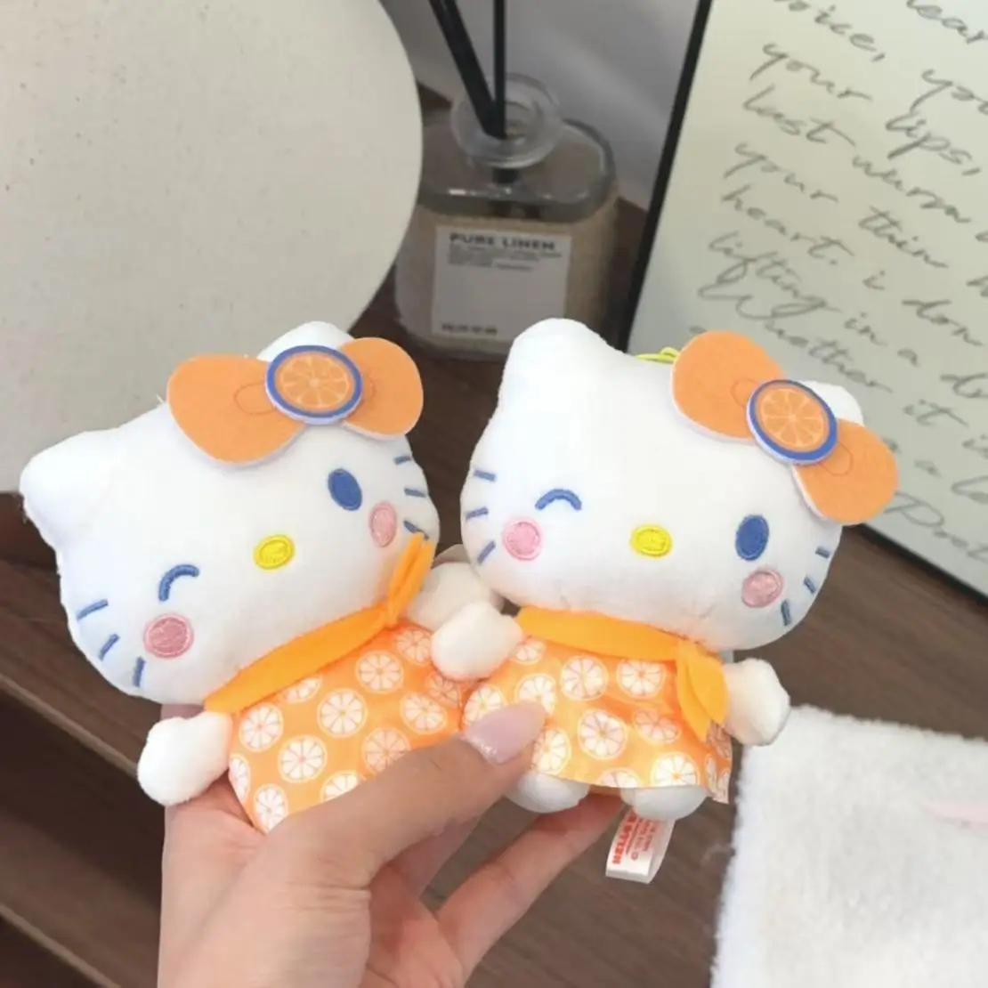 Милая фруктовая серия, оранжевая подвеска «Hello Kitty», универсальная декоративная сумка, сумка, мультяшная кукла KT, детский подарок на день рождения для девочек
Милая фруктовая серия, оранжевая подвеска «Hello Kitty», универсальная декоративная сумка, сумка, мультяшная кукла KT, детский подарок на день рождения для девочек
