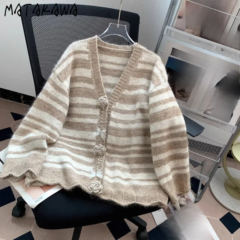 Matakawa Cardigans Stripes Flowers Buttons V Neck Vintage Autumn Winter Women Sweaters Warm Korean Fashion Thick Sueter Mujer
Matakawa Cardigans Stripes Flowers Buttons V Neck Vintage Autumn Winter Women Sweaters Warm Korean Fashion Thick Sueter Mujer