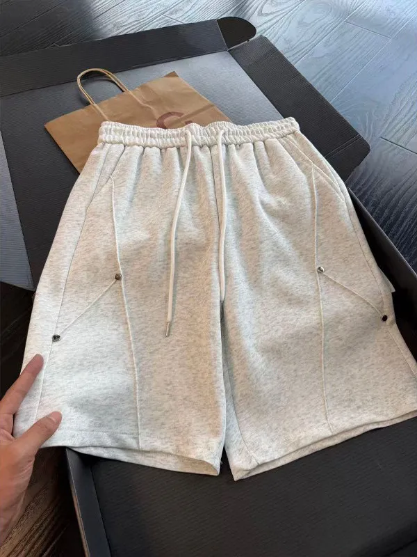 Мужские шорты American Splice Rivet White Flower Grey, летние, в стиле Cleanfit, рабочие, спортивные, американские бриджи (до колена)
Мужские шорты American Splice Rivet White Flower Grey, летние, в стиле Cleanfit, рабочие, спортивные, американские бриджи (до колена)