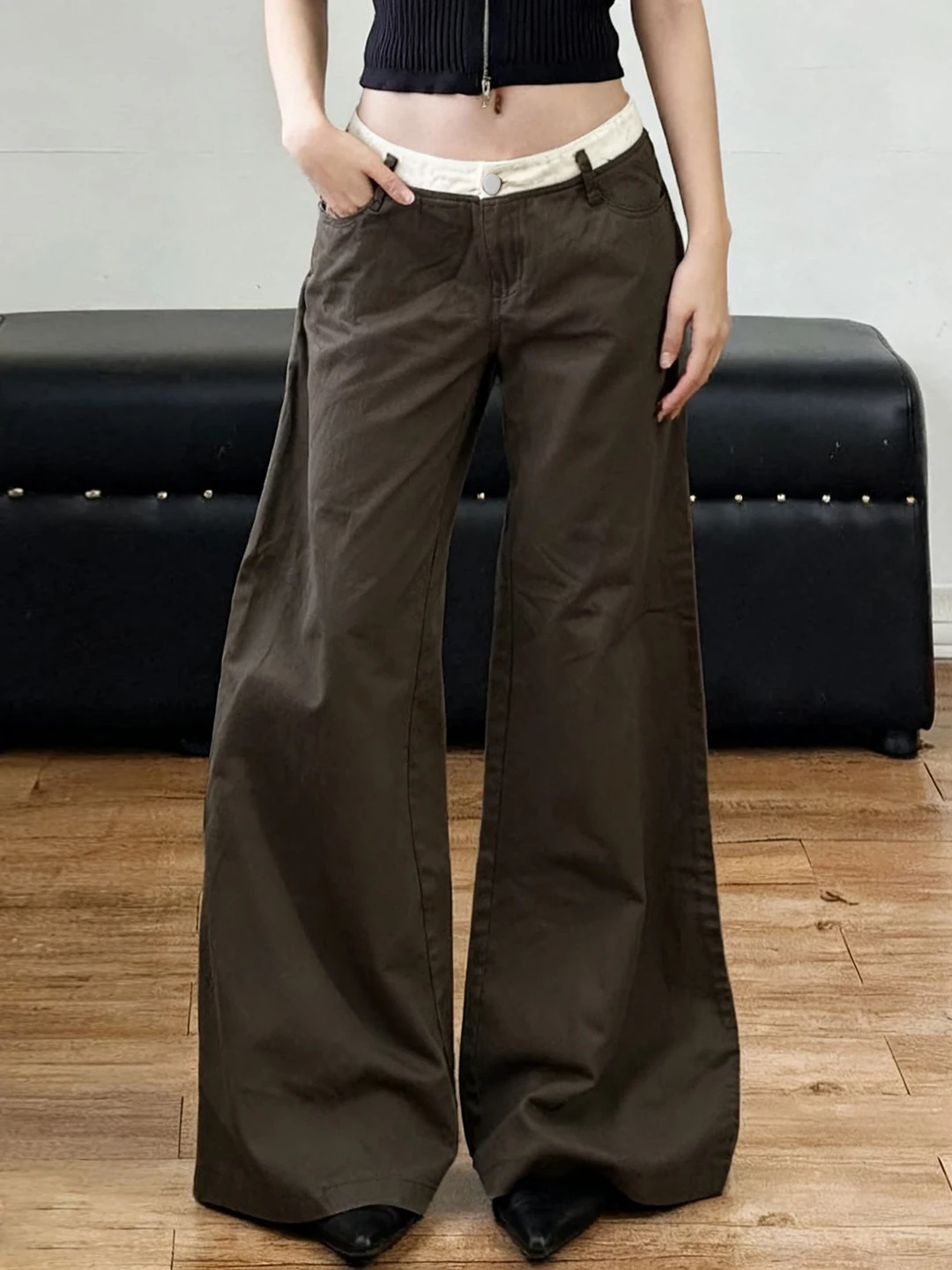Low Waist Wide Leg Loose Fit Women's Jeans WEEKEEP American Retro Color Block Waist Design Casual Straight Leg Trousers
Low Waist Wide Leg Loose Fit Women's Jeans WEEKEEP American Retro Color Block Waist Design Casual Straight Leg Trousers