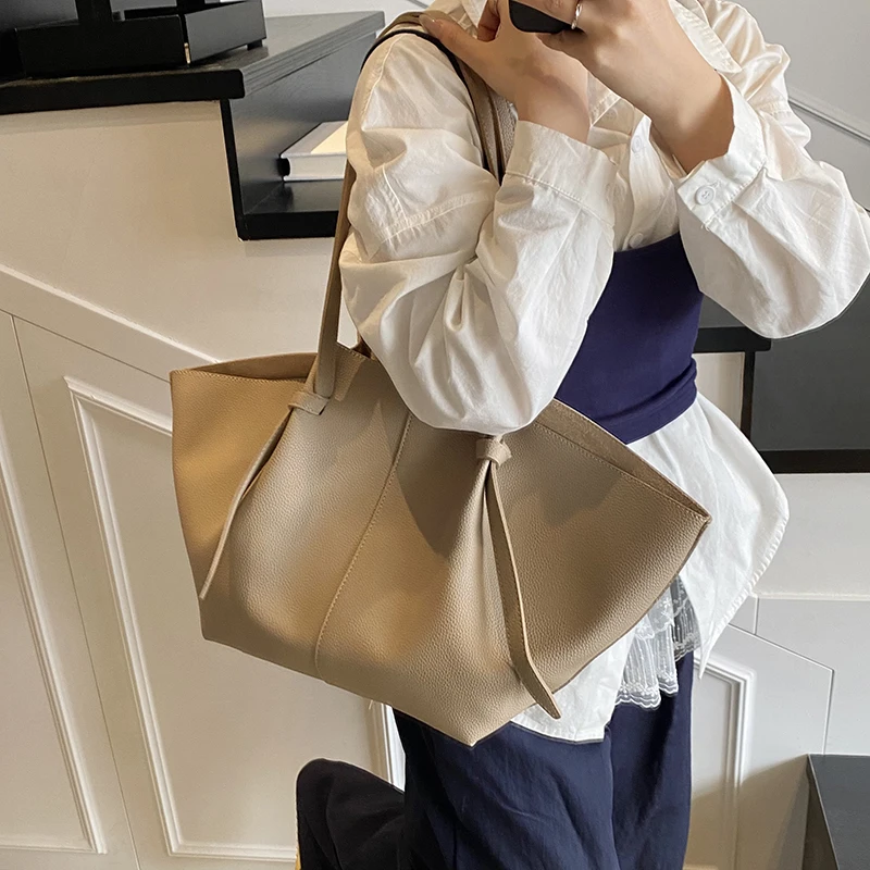 Branded Designer Shoulder Tote Bags For Women Soft PU Leather 2-IN-1 Big Capacity Shopper Tote Set 2025 Luxury Designer Handbags
Branded Designer Shoulder Tote Bags For Women Soft PU Leather 2-IN-1 Big Capacity Shopper Tote Set 2025 Luxury Designer Handbags