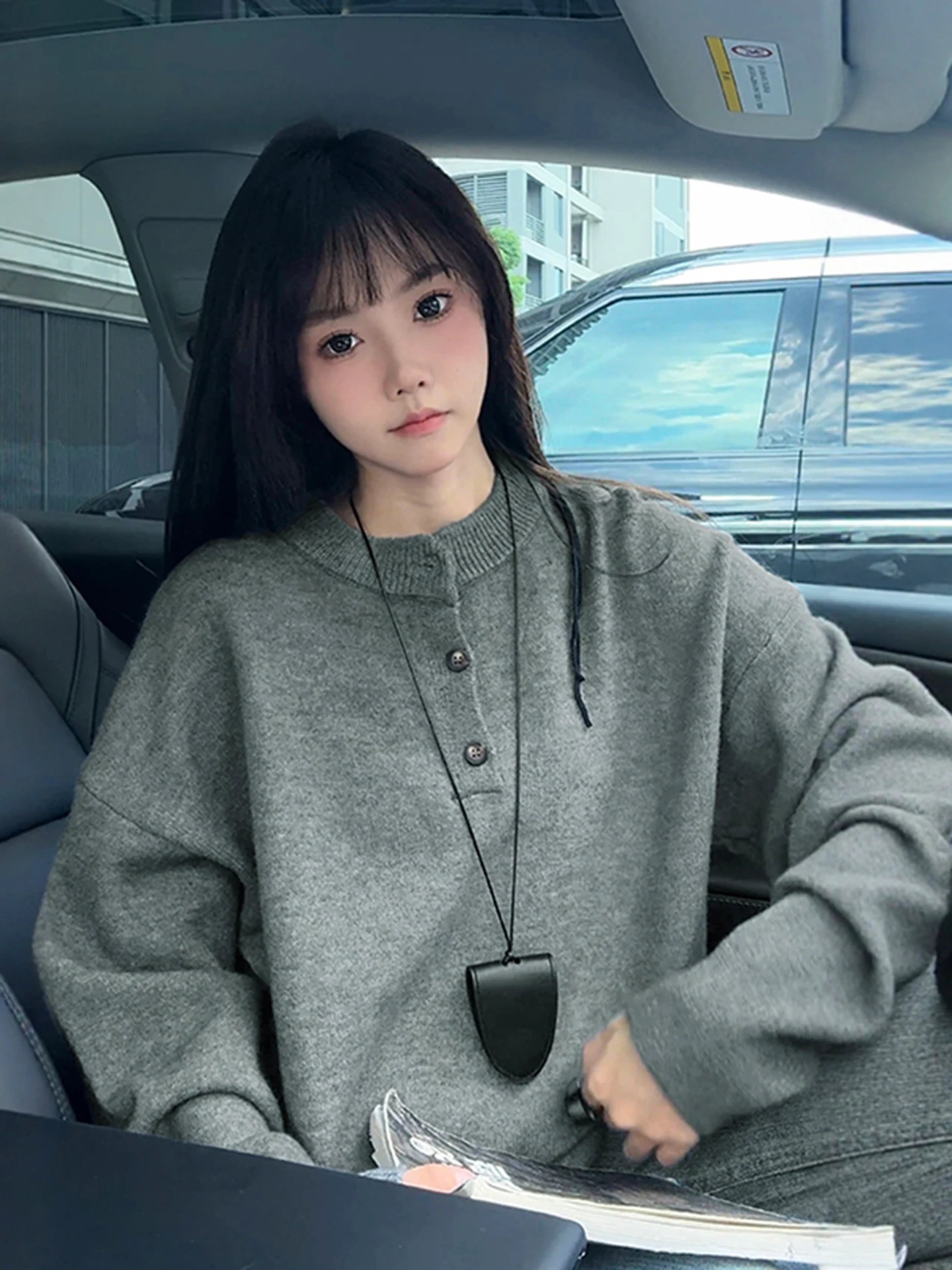 Мужской свитер в американском ретро-стиле с воротником хенли, осенний, повседневный, свободного кроя, базовый слой, верхняя одежда, с длинным рукавом
Мужской свитер в американском ретро-стиле с воротником хенли, осенний, повседневный, свободного кроя, базовый слой, верхняя одежда, с длинным рукавом