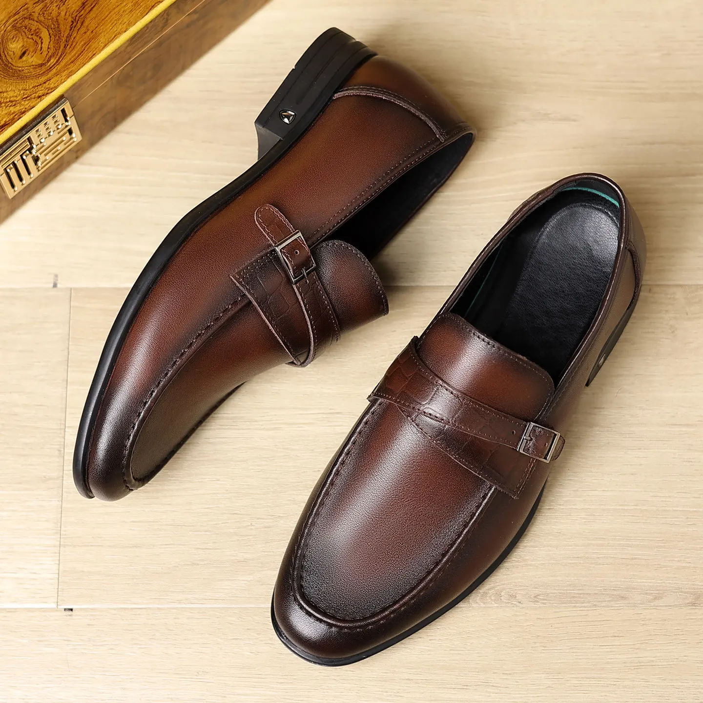 Handmade Men's Leather Shoes Business Shoes Cowhide Casual Shoes Loafers
Handmade Men's Leather Shoes Business Shoes Cowhide Casual Shoes Loafers