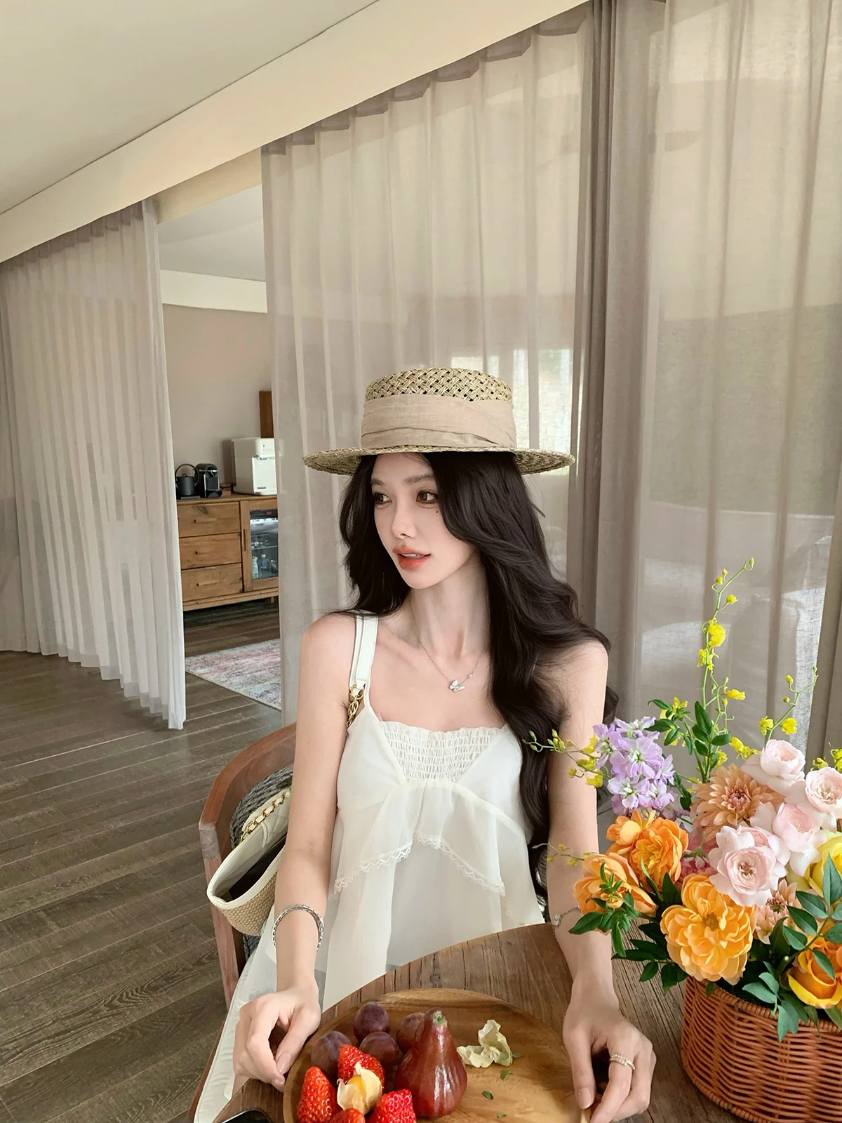 Sexy Pure White Flower 2026 New Summer Wear Strap Top Slimming Chiffon Women's Top Lace Loose Fit Short Length No Sleeve
Sexy Pure White Flower 2026 New Summer Wear Strap Top Slimming Chiffon Women's Top Lace Loose Fit Short Length No Sleeve