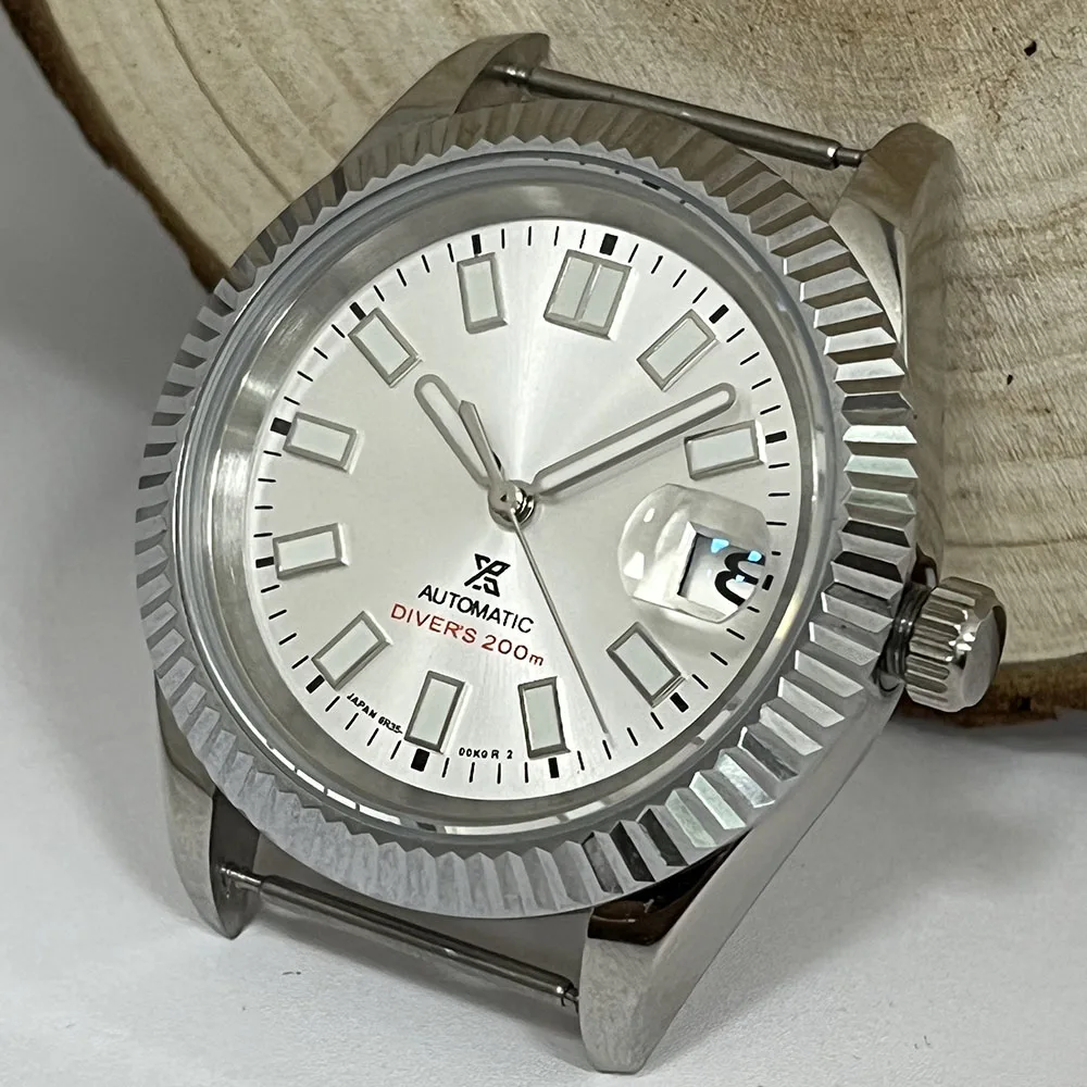 A new 39mm 316L stainless steel men's mechanical watch with NH35 movement, 28.5mm dial and sapphire glass case
A new 39mm 316L stainless steel men's mechanical watch with NH35 movement, 28.5mm dial and sapphire glass case