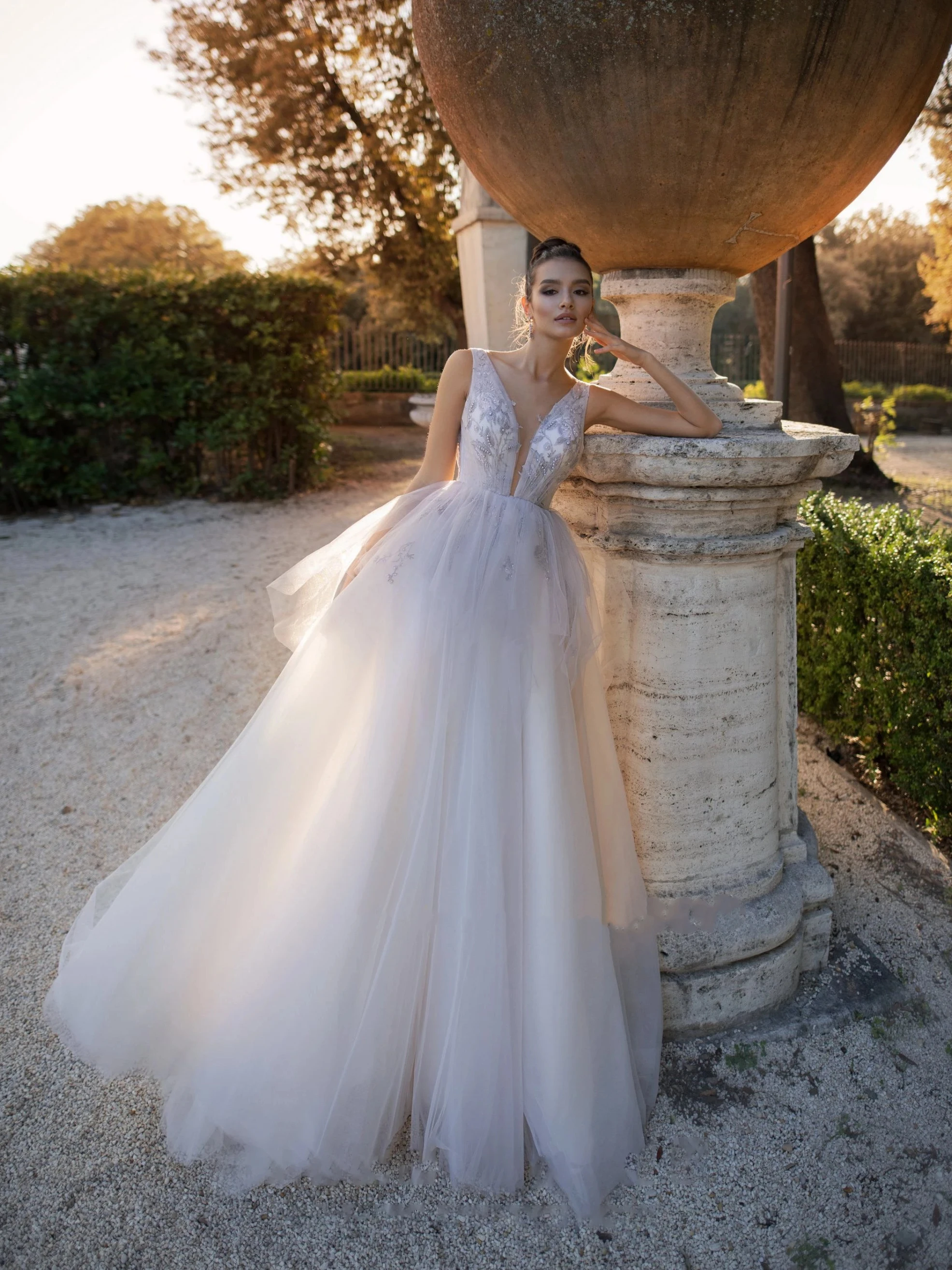 Classic Wedding Dresses 2024 V-Neck Backless Bridal Gowns For Formal Party Sleeveless A-Line Robes Tiered Vestidos De Novia 2023
Classic Wedding Dresses 2024 V-Neck Backless Bridal Gowns For Formal Party Sleeveless A-Line Robes Tiered Vestidos De Novia 2023
