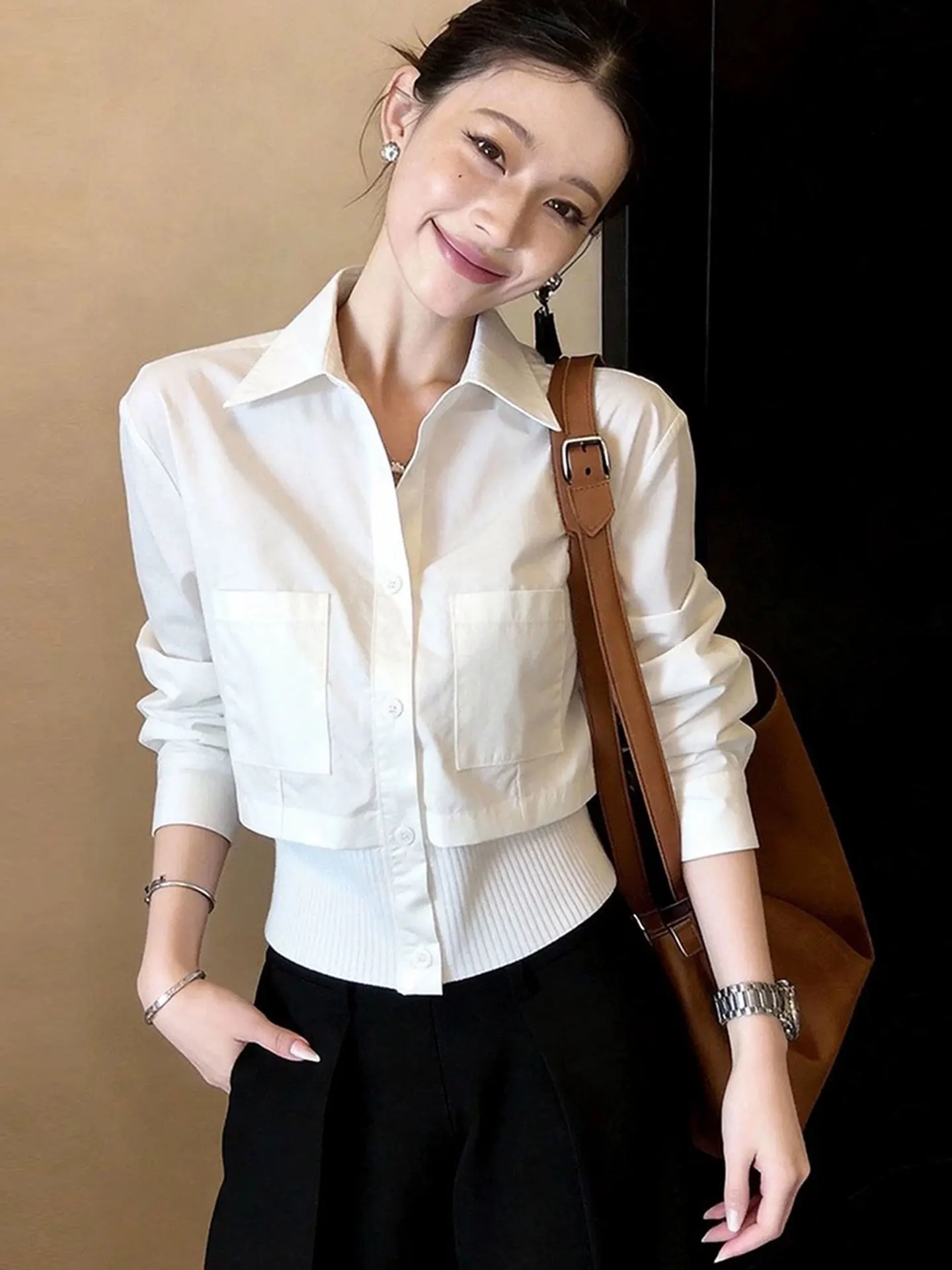 Slim Fit Long Sleeve Collar Shirt Single Button Women's Fashion Spring Design Waist Cinching Korean Style Office Wear
Slim Fit Long Sleeve Collar Shirt Single Button Women's Fashion Spring Design Waist Cinching Korean Style Office Wear