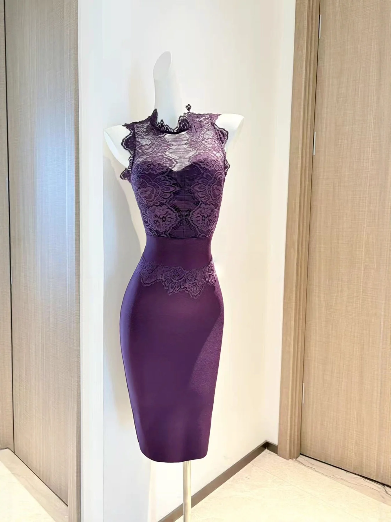 Sexy Hollow out Lace Dr Bodycon Skirt High Waist Knitted Fabric Floral Embroidery Bridesmaid Dr Ele Sle for Par...
Sexy Hollow out Lace Dr Bodycon Skirt High Waist Knitted Fabric Floral Embroidery Bridesmaid Dr Ele Sle for Par...