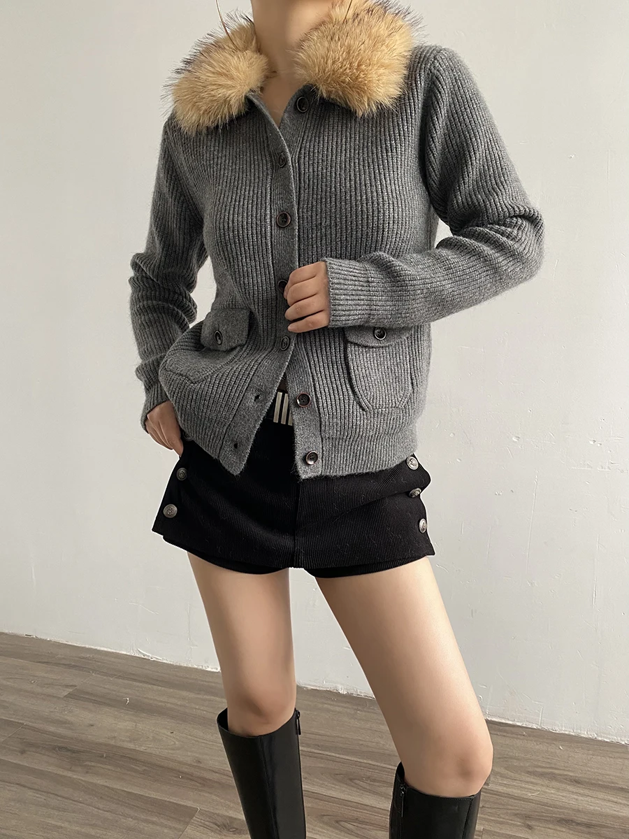 Женский вязаный кардиган Acupstudio Jiangyou с коротким воротником и меховой отделкой, осенне-зимний, теплый, уличный, длинный свитер
Женский вязаный кардиган Acupstudio Jiangyou с коротким воротником и меховой отделкой, осенне-зимний, теплый, уличный, длинный свитер