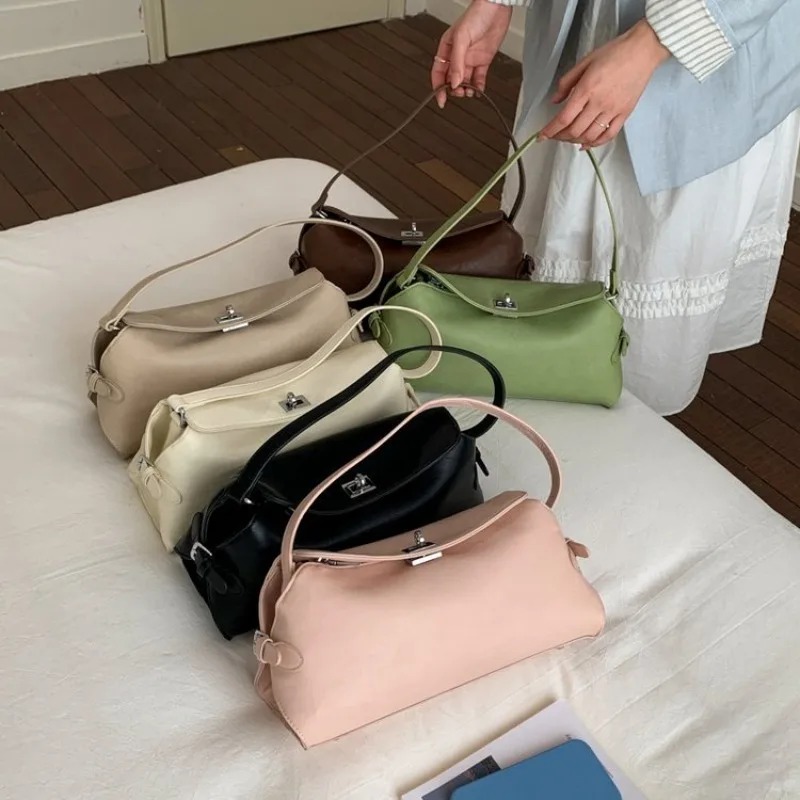 Chic Designer Tote Bag Large Capacity For Commuter Also Functions As A Fashionable And Functional Diaper Bag
Chic Designer Tote Bag Large Capacity For Commuter Also Functions As A Fashionable And Functional Diaper Bag