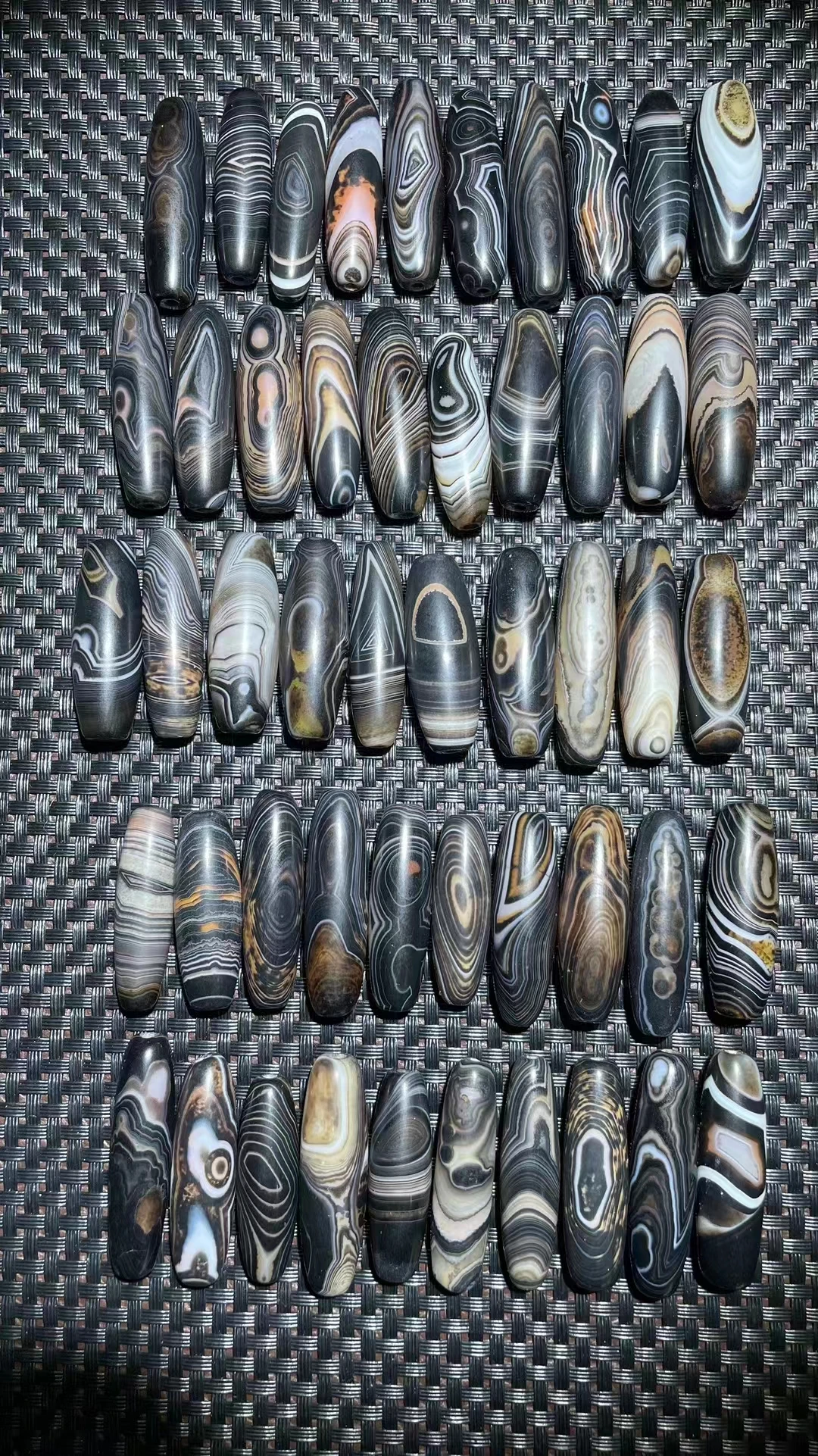 50pcs/lot Silk Agate 10.8-12.6mm*38-43mm Time-honored Treasure Tibet Dzi Beads DIY Men and Women's Fine Jewelry Free Shipping
50pcs/lot Silk Agate 10.8-12.6mm*38-43mm Time-honored Treasure Tibet Dzi Beads DIY Men and Women's Fine Jewelry Free Shipping