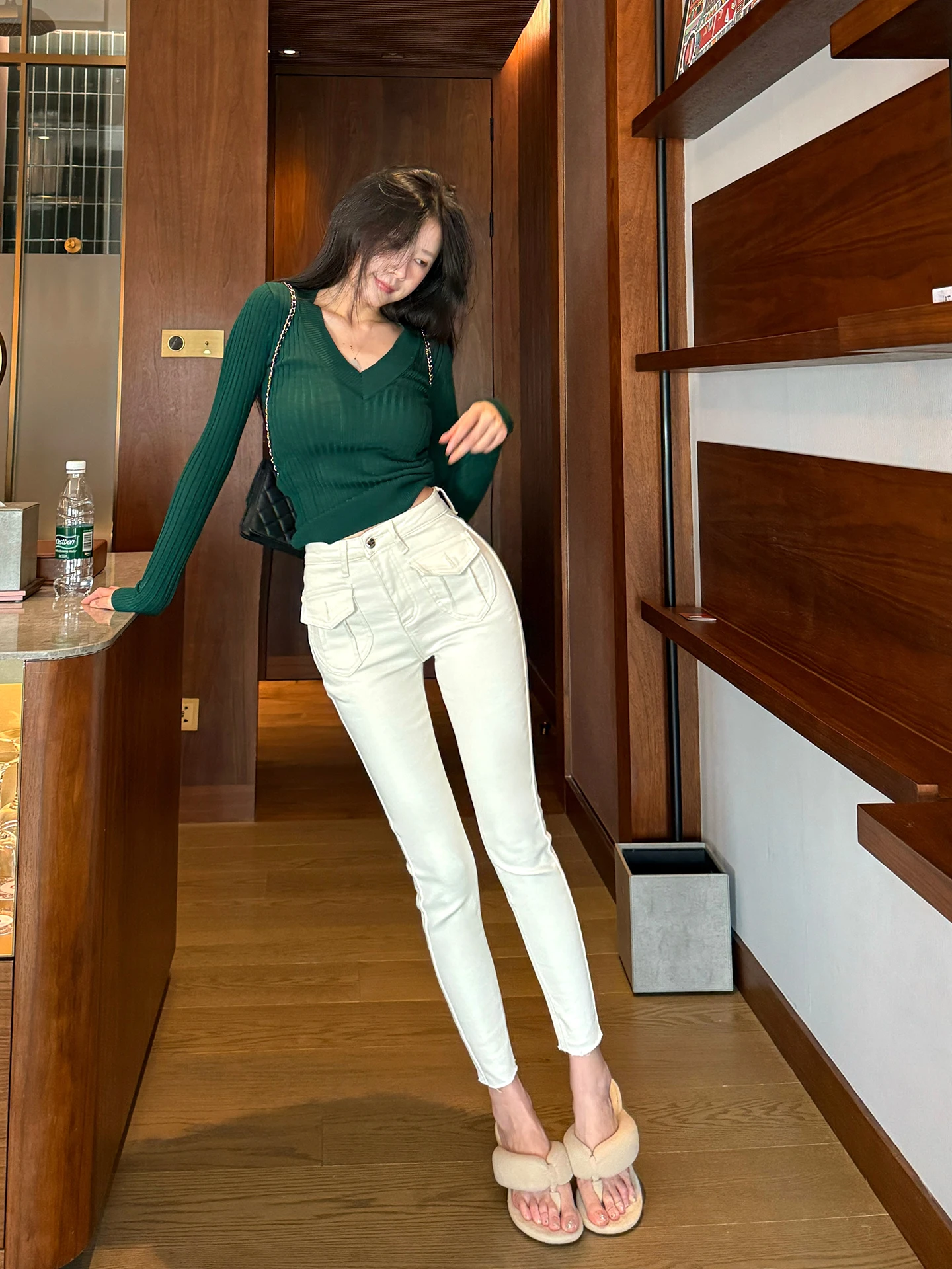 Облегающие женские джинсы с высокой талией, прямые брюки eep Camere с манжетами, корейские брюки Sle Cr White Matou
Облегающие женские джинсы с высокой талией, прямые брюки eep Camere с манжетами, корейские брюки Sle Cr White Matou