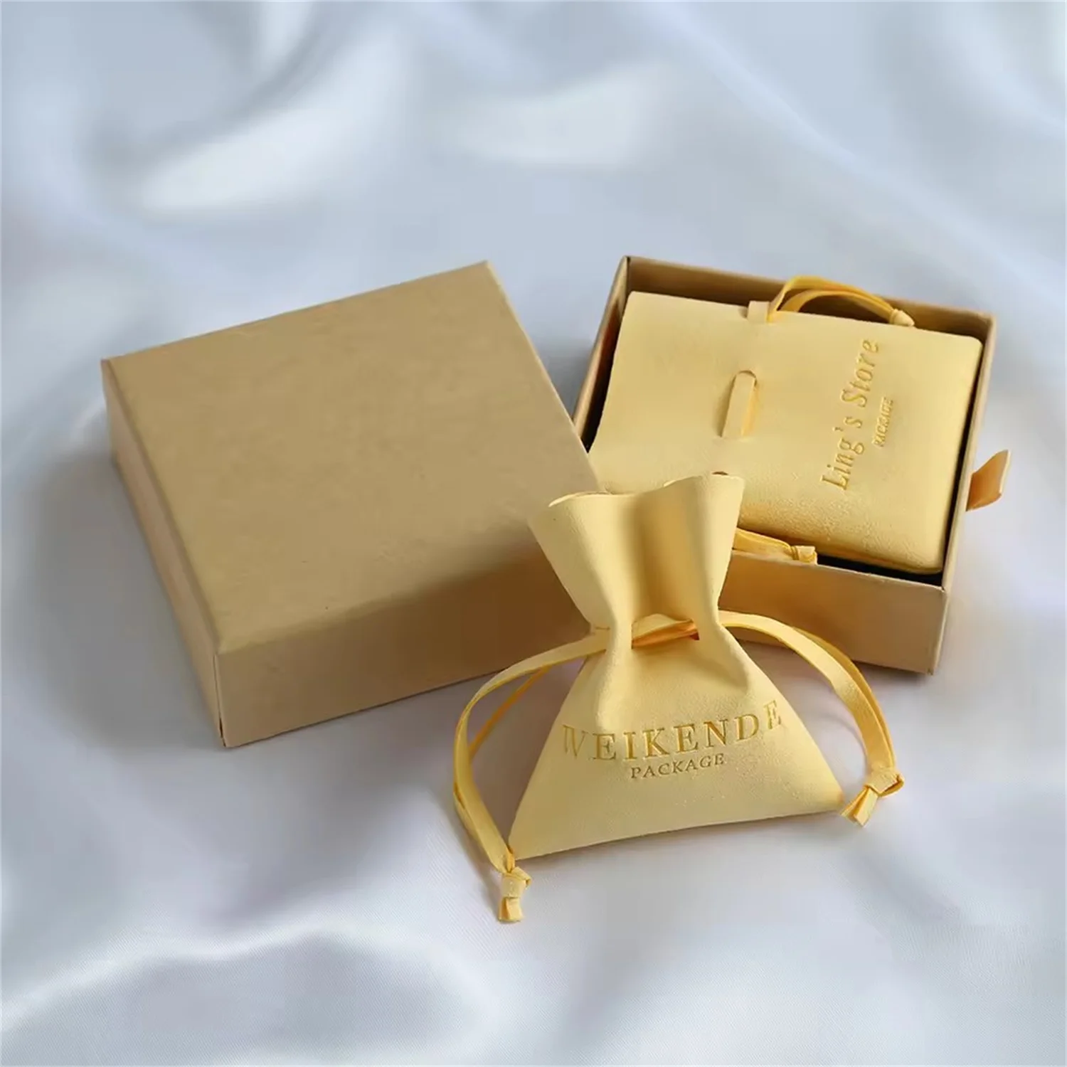 100 Personalized Jewelry Packaging Pouch Custom Logo Envelope Bag Chic Small Pouch Mircrofiber Travel Jewelry Pouches Gift Party
100 Personalized Jewelry Packaging Pouch Custom Logo Envelope Bag Chic Small Pouch Mircrofiber Travel Jewelry Pouches Gift Party