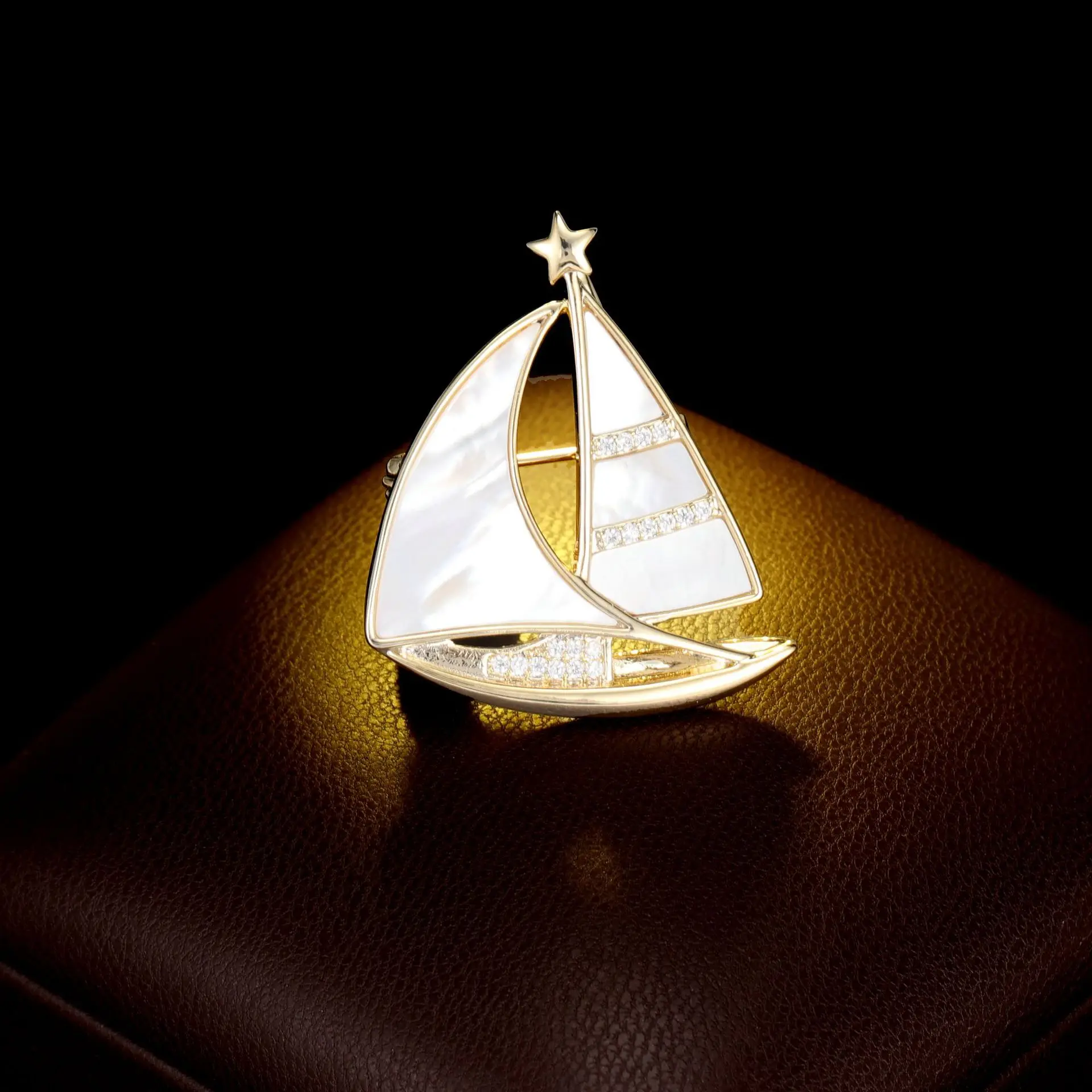 High-end, elegant and sophisticated, niche French light luxury tulip brooches, refined brooches, and suit jacket pin accessories
High-end, elegant and sophisticated, niche French light luxury tulip brooches, refined brooches, and suit jacket pin accessories