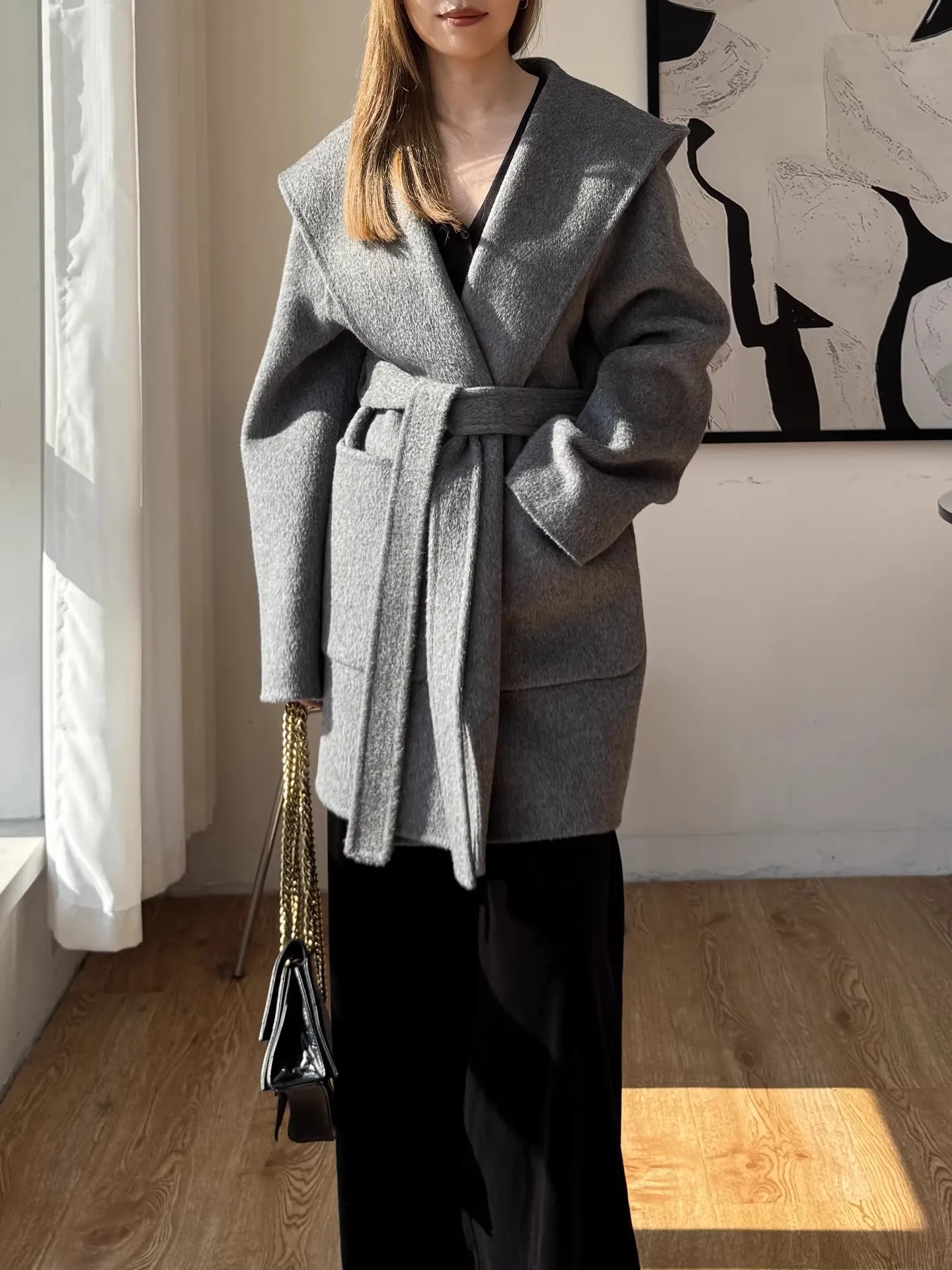 2025 Autumn New Korean Style High-end Hooded Grey 100% Woolen Jacket Women Wool Hoodie Coat Lace-up Regular Length
2025 Autumn New Korean Style High-end Hooded Grey 100% Woolen Jacket Women Wool Hoodie Coat Lace-up Regular Length