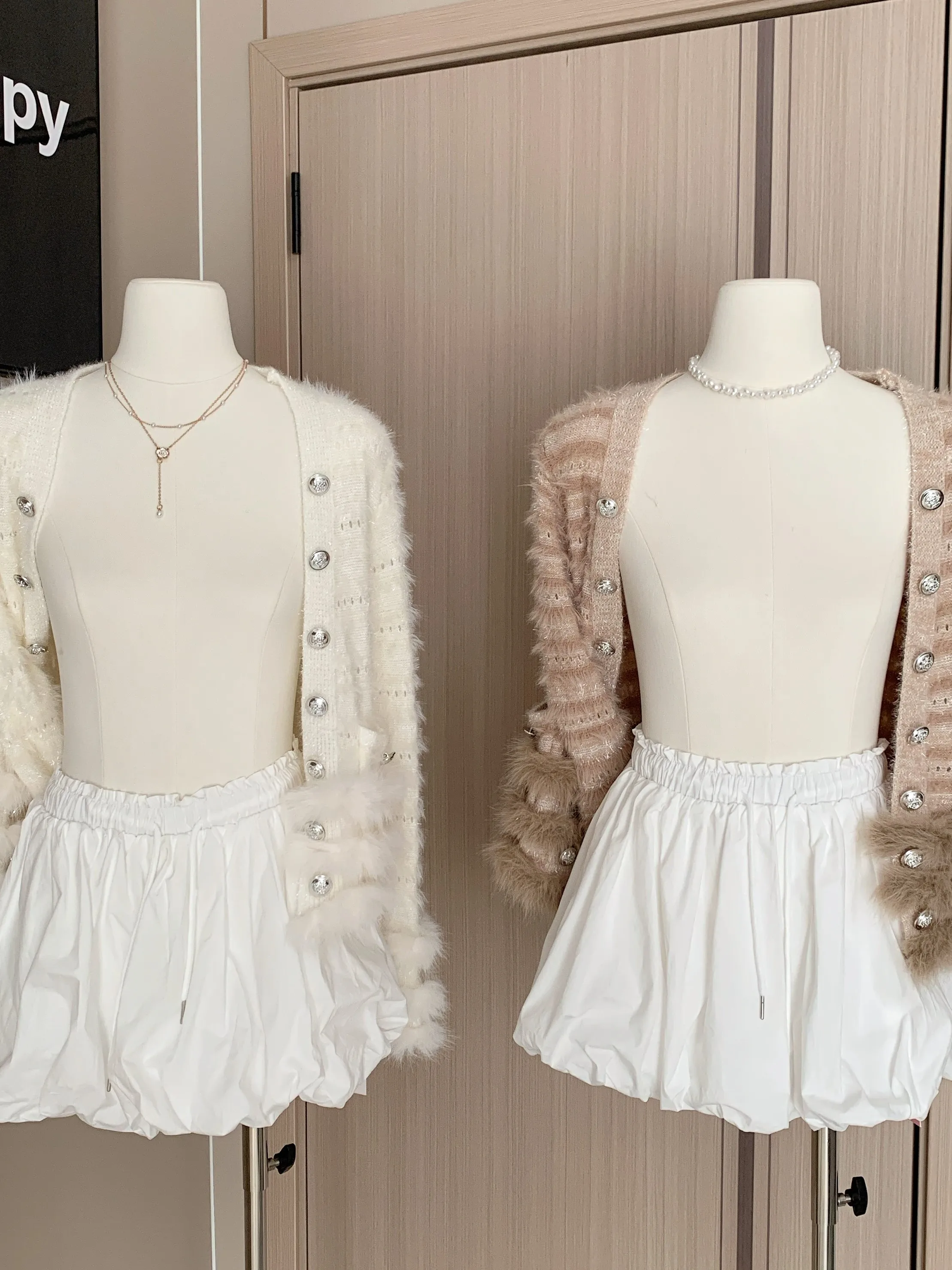 Сексуальный вязаный свитер Pure Desire с вырезами Bright Tead Inner Wear Heavy Work Autumn Winter New Sle V Ne Long Sve Top
Сексуальный вязаный свитер Pure Desire с вырезами Bright Tead Inner Wear Heavy Work Autumn Winter New Sle V Ne Long Sve Top