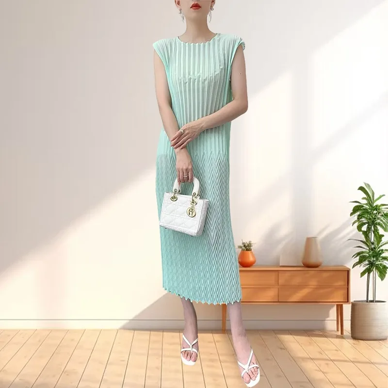 Handmade Pleated 2025 Summer Miyake New Simple Women's Dresses Large Size Stretch Elegant Office Wrinkle-Free Clothing
Handmade Pleated 2025 Summer Miyake New Simple Women's Dresses Large Size Stretch Elegant Office Wrinkle-Free Clothing
