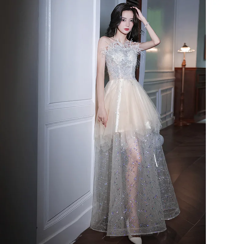 Women High-End Light Luxury Sense of Design Feather Evening Dress Tulle Slim Straight Shoulder Irregular Backless Banquet Gown
Women High-End Light Luxury Sense of Design Feather Evening Dress Tulle Slim Straight Shoulder Irregular Backless Banquet Gown