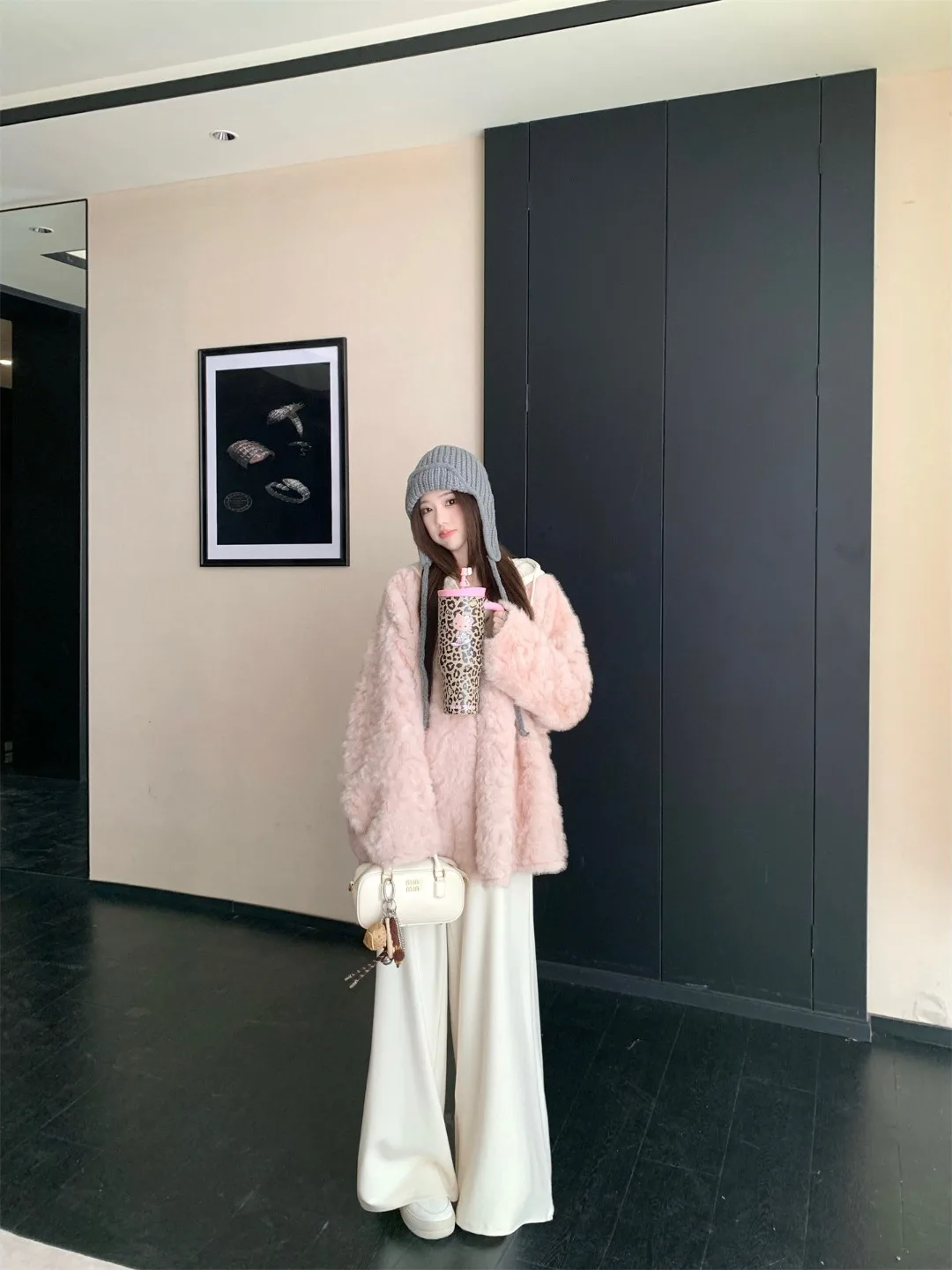 Ladies' Long Sleeve Lamb Fur Jacket Casual Loose Fit Summer New Style Soft Commute Wind Fashionable Top Women's Clothing
Ladies' Long Sleeve Lamb Fur Jacket Casual Loose Fit Summer New Style Soft Commute Wind Fashionable Top Women's Clothing