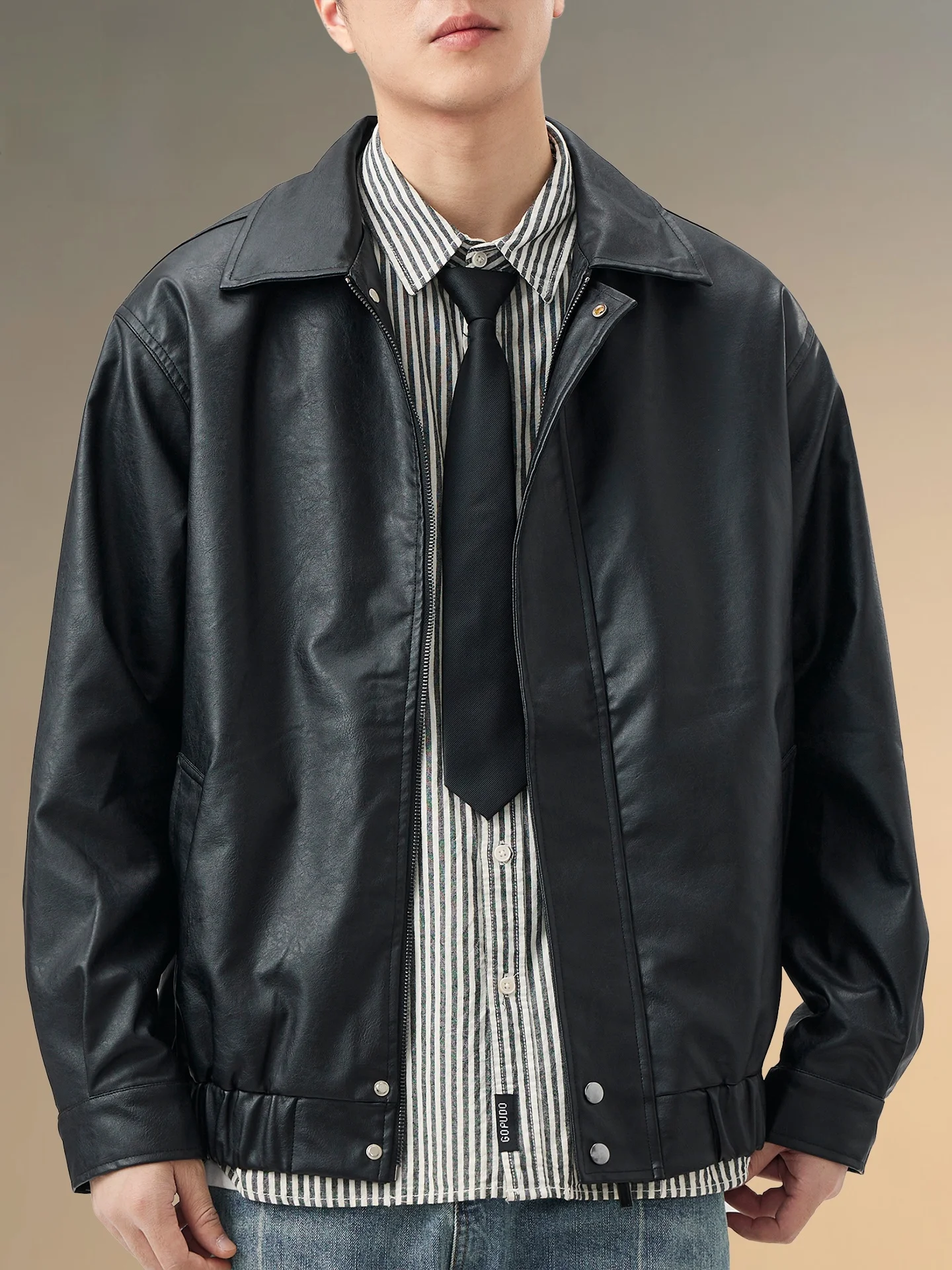 Мужская кожаная куртка Pierre Cardin в американском ретро-стиле, свободного кроя, модная, весенне-осенняя, из искусственной кожи, с длинными рукавами и молнией...
Мужская кожаная куртка Pierre Cardin в американском ретро-стиле, свободного кроя, модная, весенне-осенняя, из искусственной кожи, с длинными рукавами и молнией...