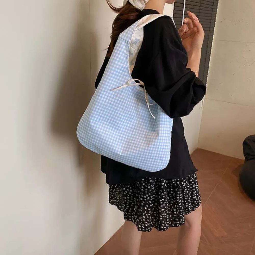 Sweet Double-sided Shoulder Bag Lace Decoration Contrast Color Women Bow Printed Handbag Polyester Large Capacity
Sweet Double-sided Shoulder Bag Lace Decoration Contrast Color Women Bow Printed Handbag Polyester Large Capacity