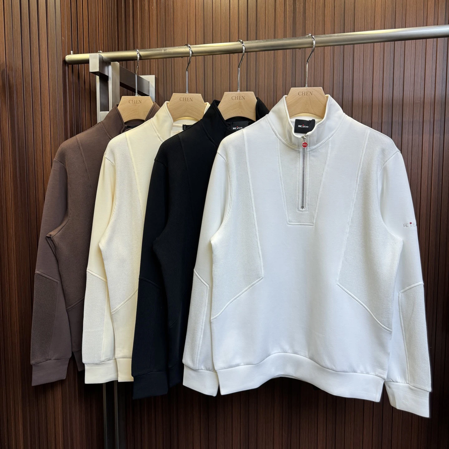 Kiton однотонный деловой модный универсальный свитер с длинными рукавами и воротником-стойкой на молнии с текстурой
Kiton однотонный деловой модный универсальный свитер с длинными рукавами и воротником-стойкой на молнии с текстурой