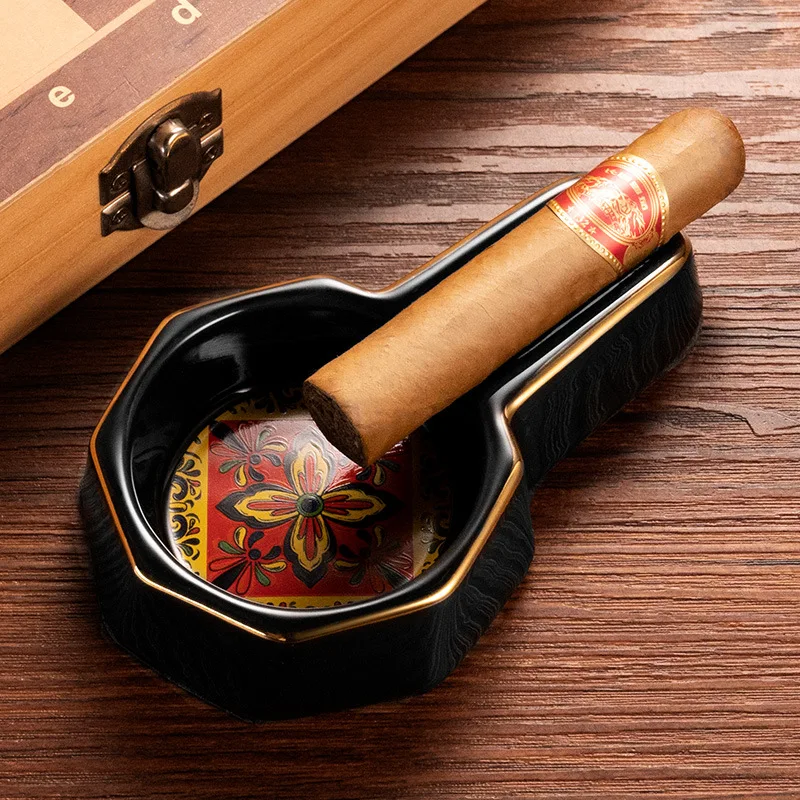 Painted cigar knife Exquisite European style Cigar clippers Portable Artistic Cigar pliers Cigarette accessories
Painted cigar knife Exquisite European style Cigar clippers Portable Artistic Cigar pliers Cigarette accessories