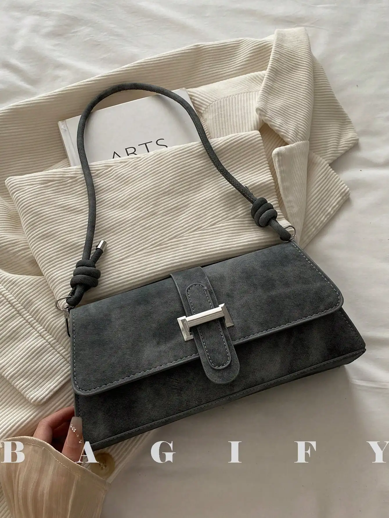 Gray Suede-Texture Crossbody Bag with Knot Strap and Metal Clasp
Gray Suede-Texture Crossbody Bag with Knot Strap and Metal Clasp