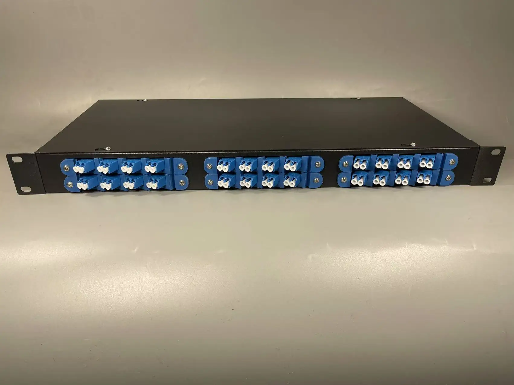 Оптовая продажа с фабрики, 24/12 портов LC, двухъядерный адаптер, волоконно-оптическая панель для оптоволокна
Оптовая продажа с фабрики, 24/12 портов LC, двухъядерный адаптер, волоконно-оптическая панель для оптоволокна