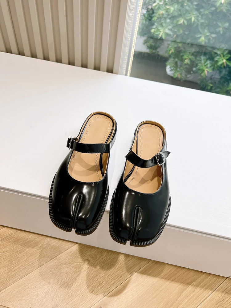 New Arrival Split Toe Shoes Designer Loafers Low Heel Slip On Women Shoes High Quality Real Leather Mary Jane Platform Shoes
New Arrival Split Toe Shoes Designer Loafers Low Heel Slip On Women Shoes High Quality Real Leather Mary Jane Platform Shoes