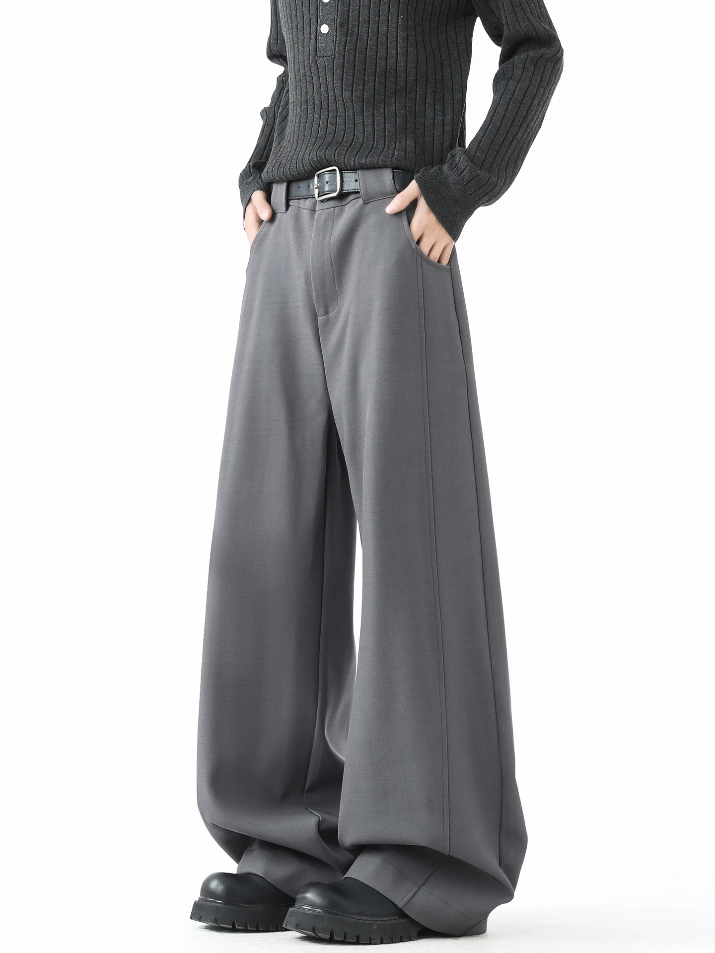 American Retro Deconstructed Drapey Knife West Pants Men's Trendy Loose Wide Leg Match All High-End Long Trousers
American Retro Deconstructed Drapey Knife West Pants Men's Trendy Loose Wide Leg Match All High-End Long Trousers