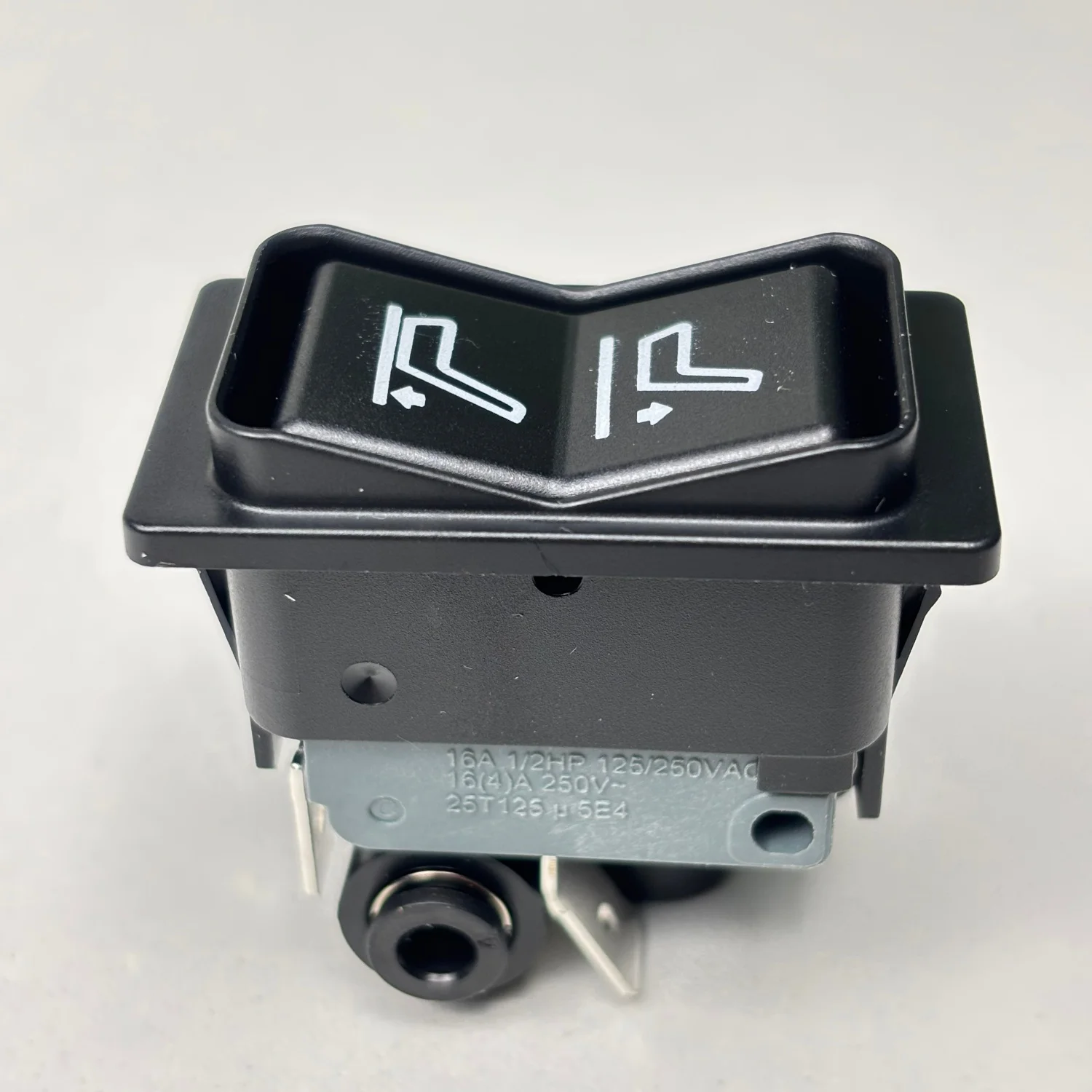 Seat Air Rocker Switch RE225257 87347940 For John Deere T9000 9120 9230 9330 9430 9530 9630 Tractor
Seat Air Rocker Switch RE225257 87347940 For John Deere T9000 9120 9230 9330 9430 9530 9630 Tractor
