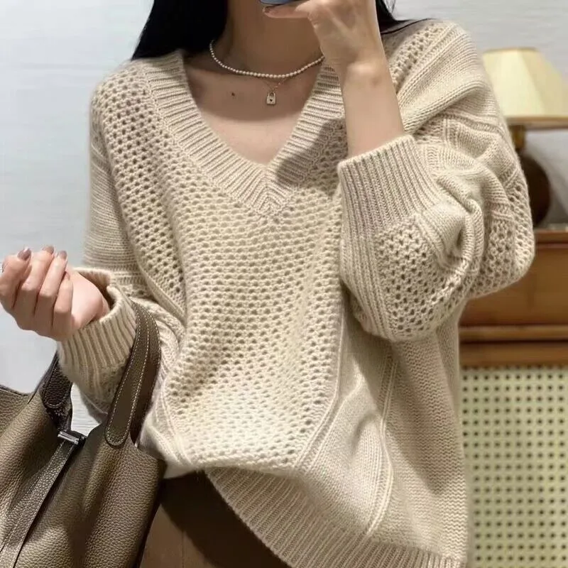 100% Merino Wool Women's Pullover V-neck Loose Casual Fashionable Simple Knitted Cashmere Sweater
100% Merino Wool Women's Pullover V-neck Loose Casual Fashionable Simple Knitted Cashmere Sweater