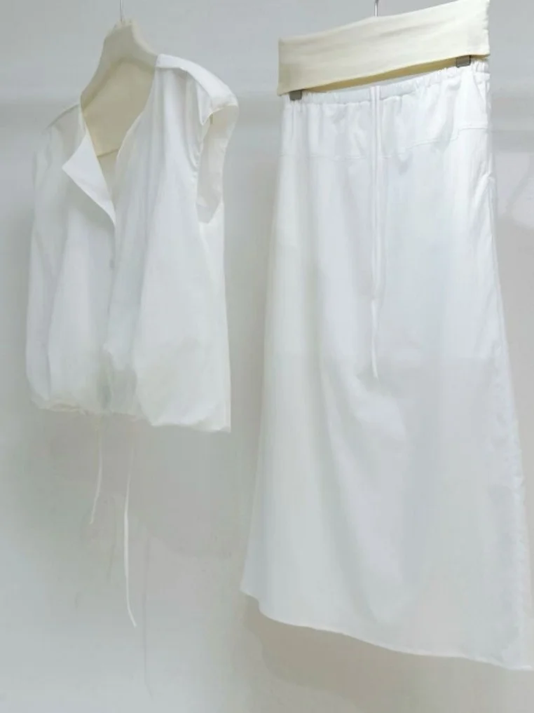 Casual Breathable Summer Outfit Women's Fashion Set with Drawstring Top And High Waist Skirt Comfortable Skincare Two-Piece Set
Casual Breathable Summer Outfit Women's Fashion Set with Drawstring Top And High Waist Skirt Comfortable Skincare Two-Piece Set