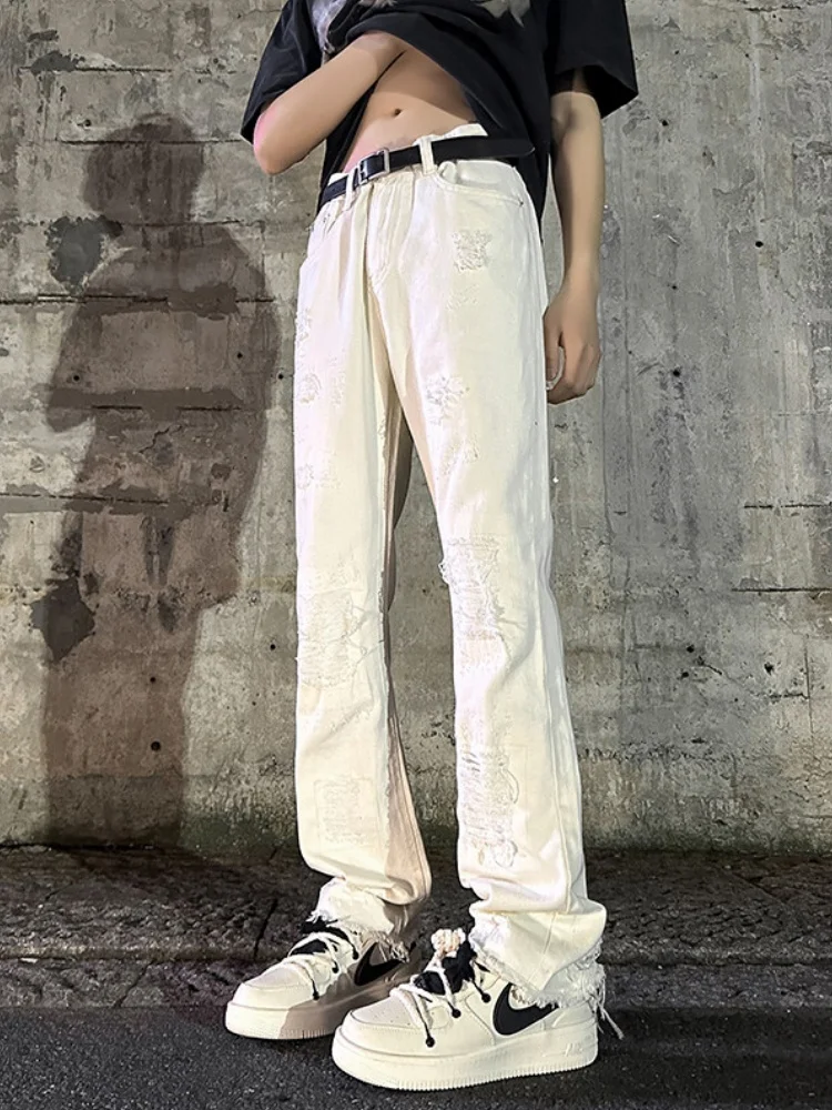 Мужские джинсы Cleanfit White Ripped Bell Bot: джинсы-клеш в американском стиле, деним, прямой свободный крой, дизайн-сенсация
Мужские джинсы Cleanfit White Ripped Bell Bot: джинсы-клеш в американском стиле, деним, прямой свободный крой, дизайн-сенсация