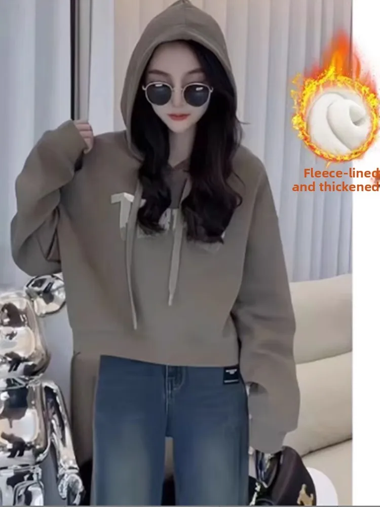 Street Style Letter Print Fleece Lined Hoodie Short Thickened Women's Sweatshirt Casual Loose Fit Drawstring Winter Top
Street Style Letter Print Fleece Lined Hoodie Short Thickened Women's Sweatshirt Casual Loose Fit Drawstring Winter Top