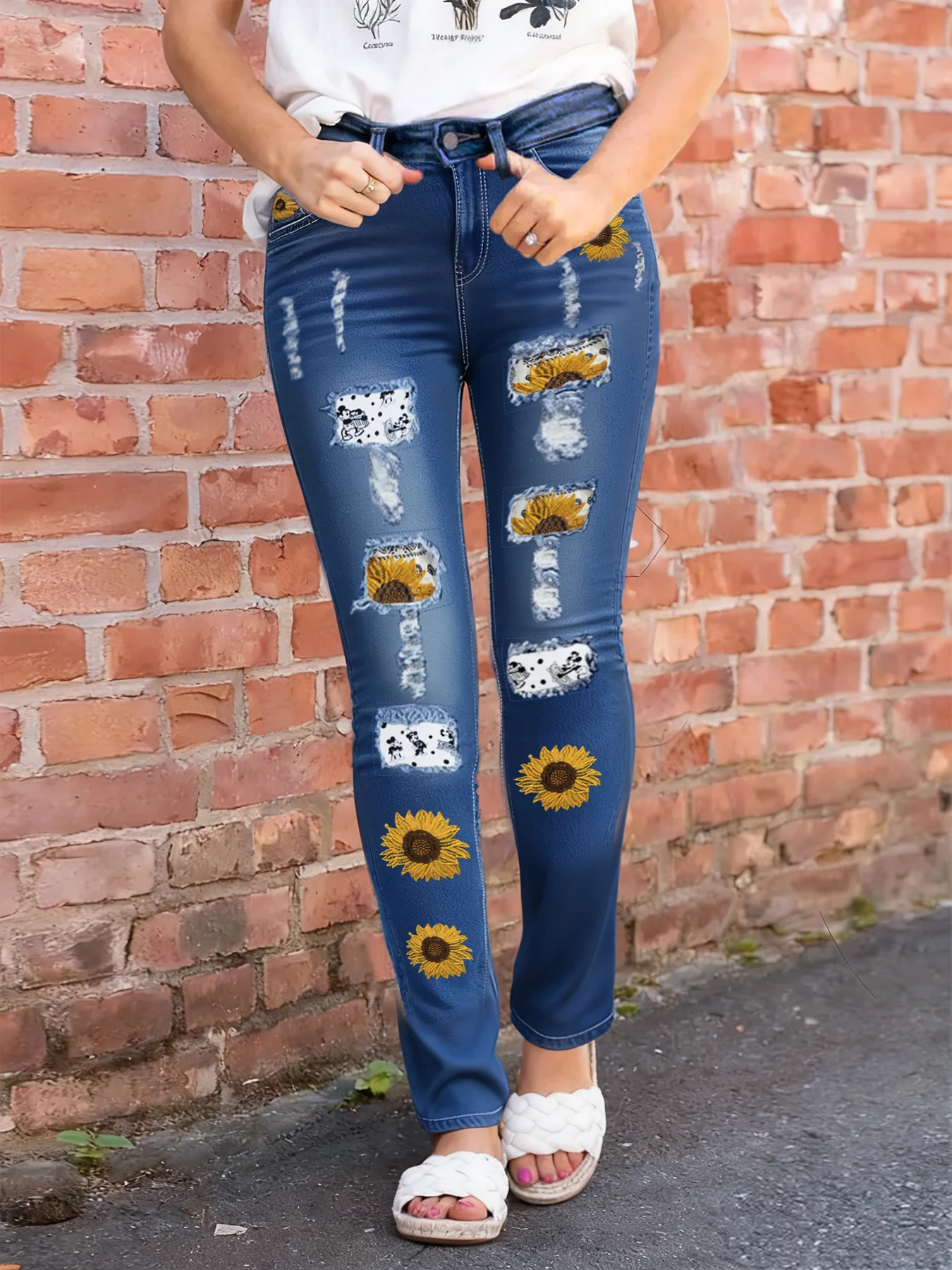 Женские облегающие джинсы больших размеров с высокой талией, эластичные джинсы с рваным дизайном и цветочной вышивкой, эластичные женские джинсы больших размеров
Женские облегающие джинсы больших размеров с высокой талией, эластичные джинсы с рваным дизайном и цветочной вышивкой, эластичные женские джинсы больших размеров