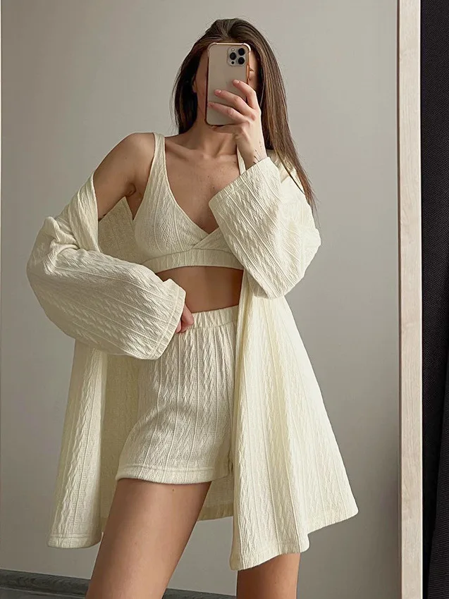 Women's Long Sleeve Sleep Robe Underwear Shorts Pajamas Three Piece Set Home Clothes Can Be Worn outside V Neck Loose Fit
Women's Long Sleeve Sleep Robe Underwear Shorts Pajamas Three Piece Set Home Clothes Can Be Worn outside V Neck Loose Fit