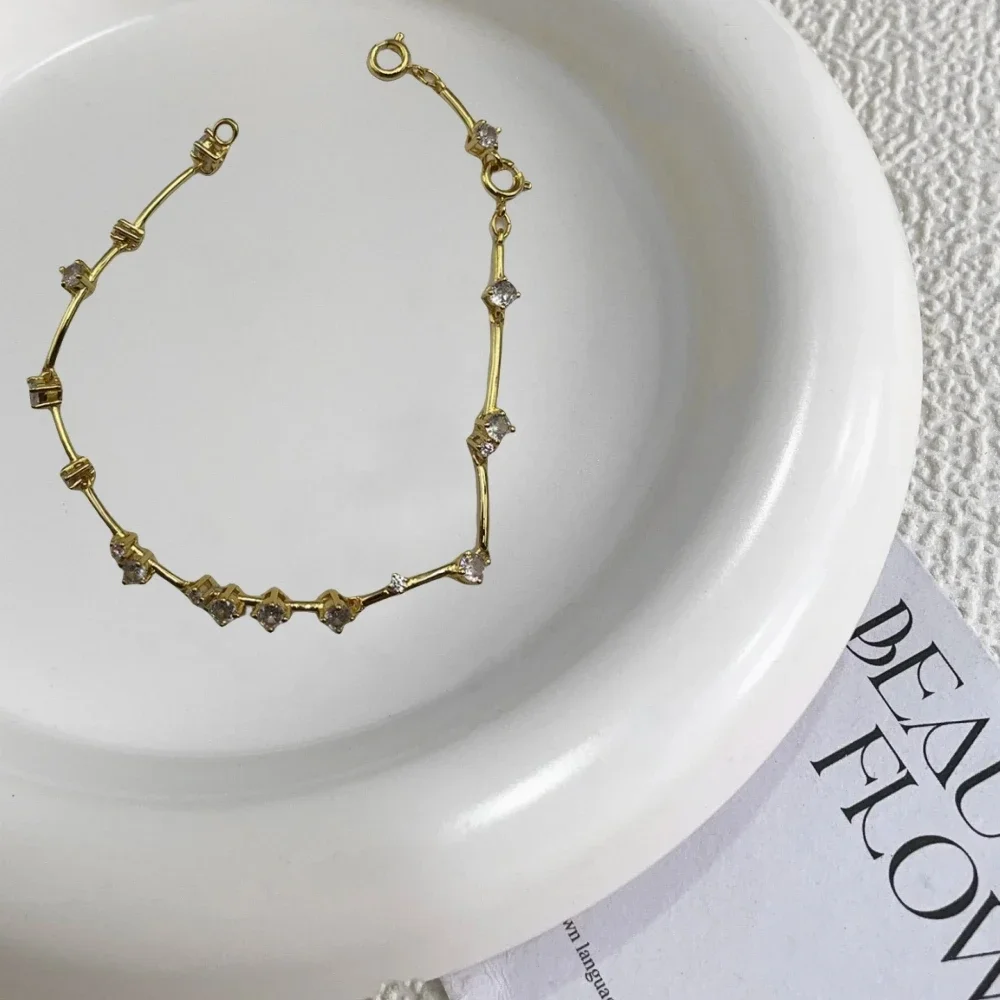 New trendy brand daily casual style circular cut gold-plated bracelet for women dating accessories, birthday gifts
New trendy brand daily casual style circular cut gold-plated bracelet for women dating accessories, birthday gifts