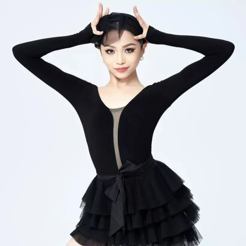 Комплект платья для латинских танцев для девочек, топ с длинными рукавами и открытой спиной, боди, костюм для ча-ча-румбы, пышная юбка, танцевальная одежда для выступлений на сцене
Комплект платья для латинских танцев для девочек, топ с длинными рукавами и открытой спиной, боди, костюм для ча-ча-румбы, пышная юбка, танцевальная одежда для выступлений на сцене