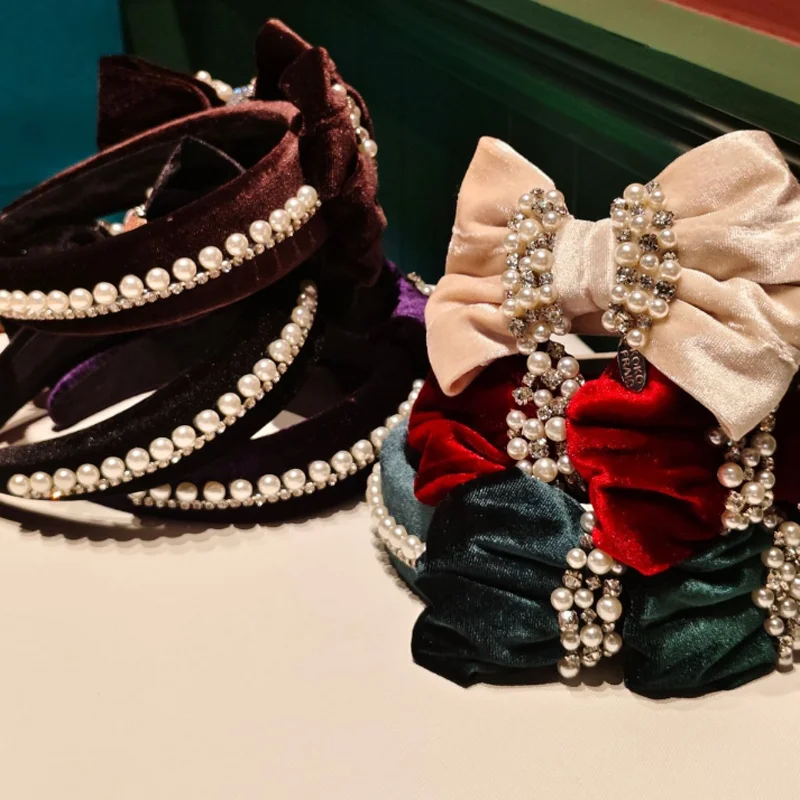 New Velvet Bow Headband with Luxurious Pearl and Diamond Women Wash Face Headpieces Pressed Hair Hairband Accessories
New Velvet Bow Headband with Luxurious Pearl and Diamond Women Wash Face Headpieces Pressed Hair Hairband Accessories