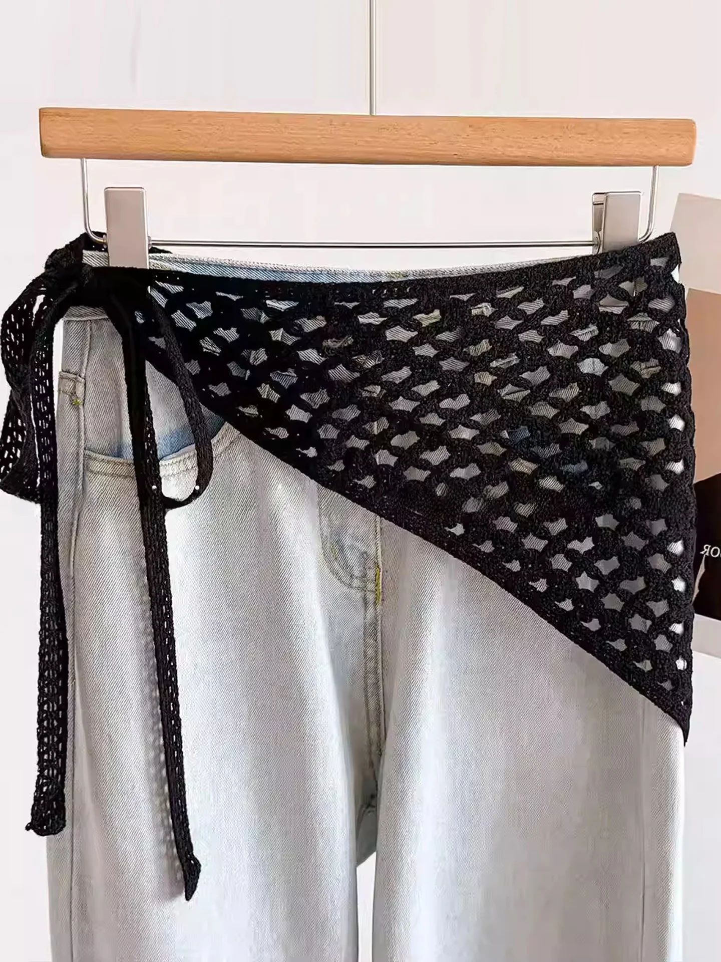 Sun Protection Small Silk Scarf Hollow out Design for Women High Waist Skirt Half Body Dress Outdoor Activities City Commuting
Sun Protection Small Silk Scarf Hollow out Design for Women High Waist Skirt Half Body Dress Outdoor Activities City Commuting