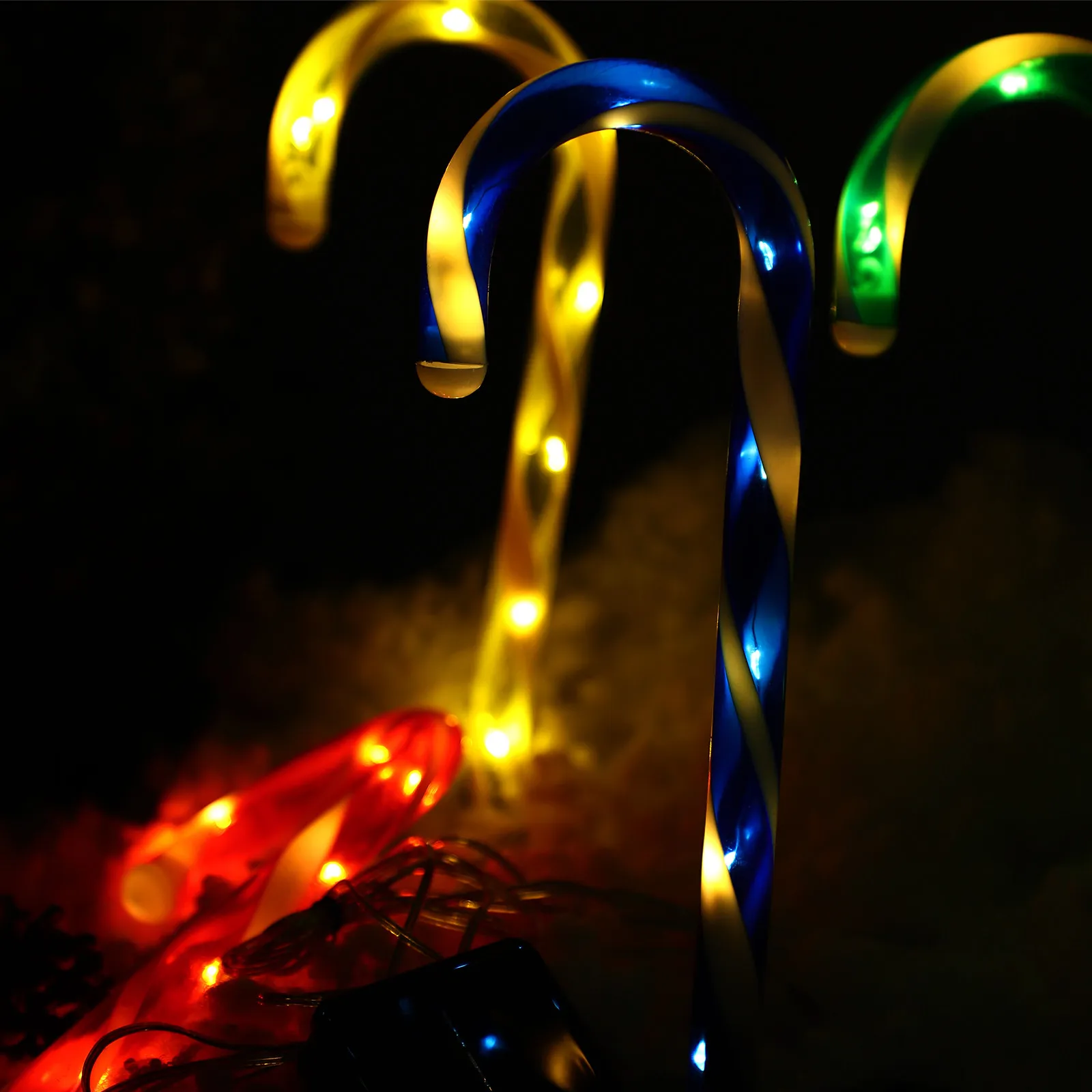 2Sets Solar Powered LED Candy Cane Lamp 4 Lights Per Set Waterproof Garden Pathway Marker Outdoor Lawn Decor Christmas Light
2Sets Solar Powered LED Candy Cane Lamp 4 Lights Per Set Waterproof Garden Pathway Marker Outdoor Lawn Decor Christmas Light